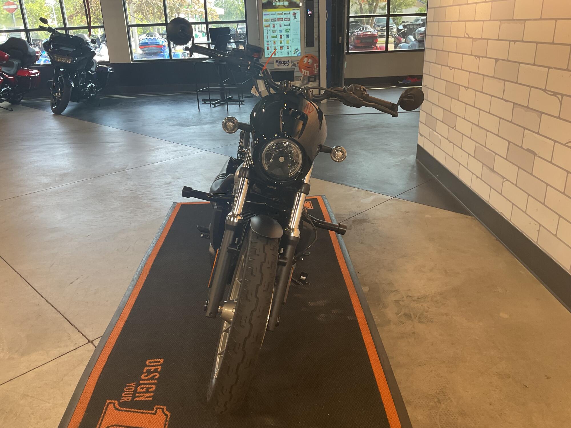 RH975S 2023 Nightster™ Special, photo 3