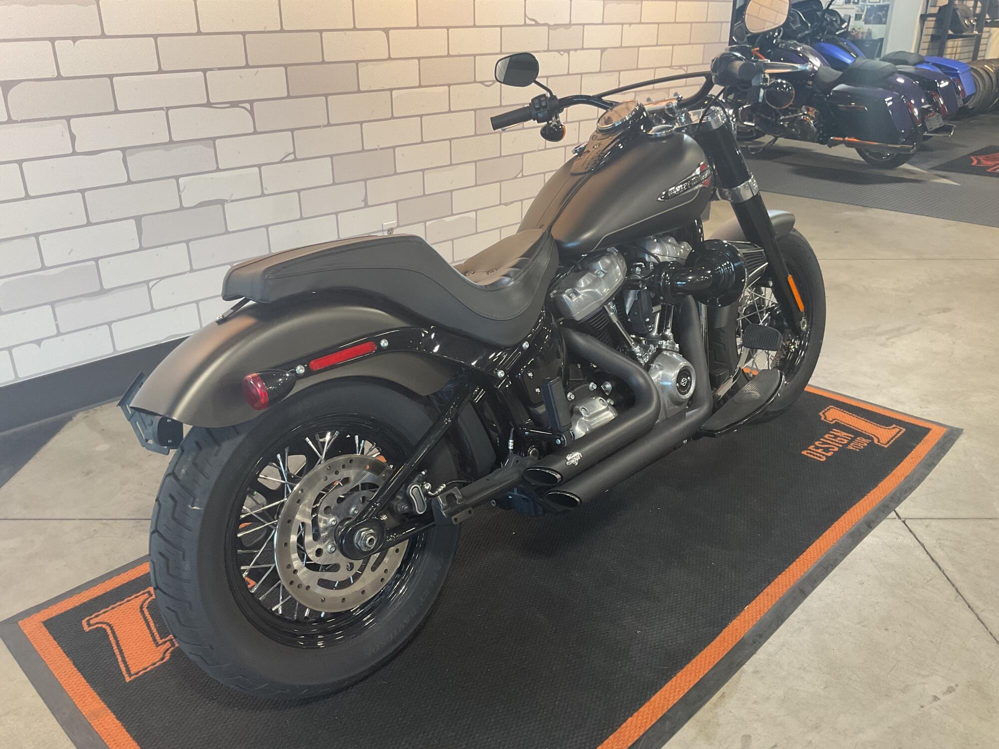 FLSL 2021 Softail Slim®, photo 6