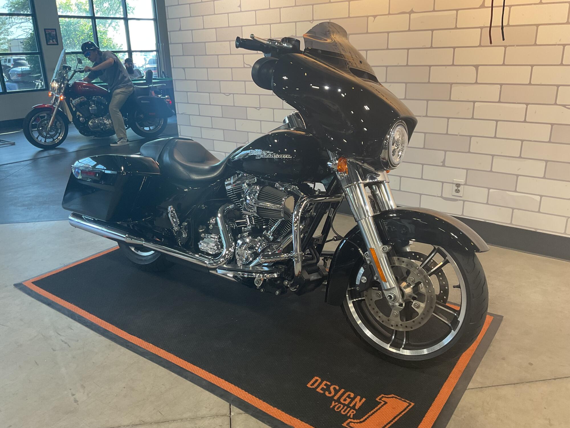 FLHXS 2016 Street Glide® Special, photo 2