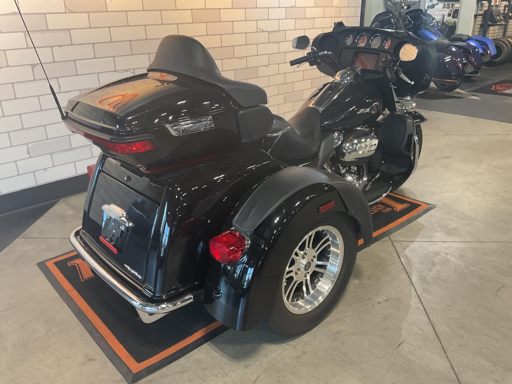 FLHTCUTG 2022 Tri Glide® Ultra, photo 6