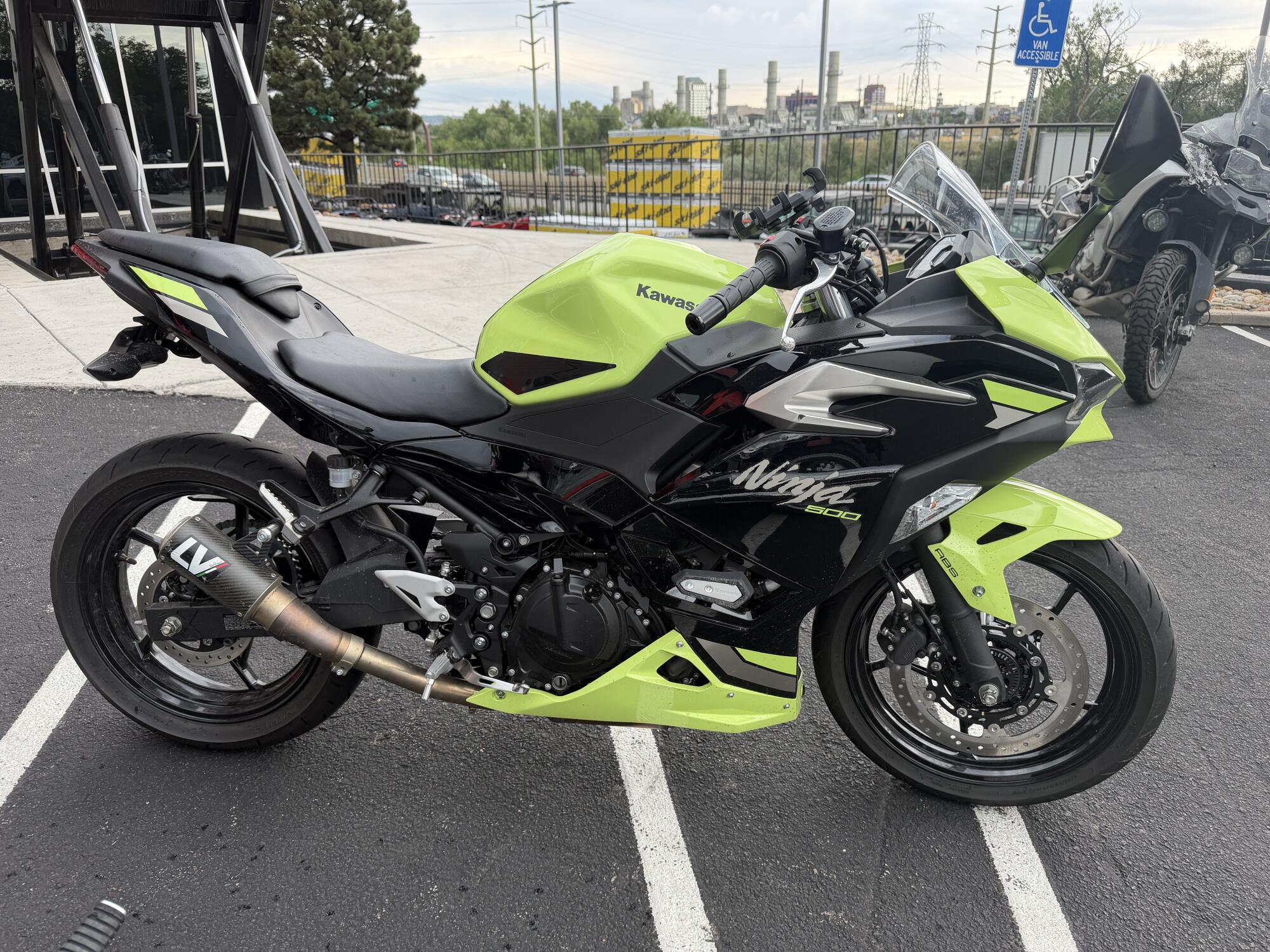 2026 Kawasaki Ninja® 500, photo 4