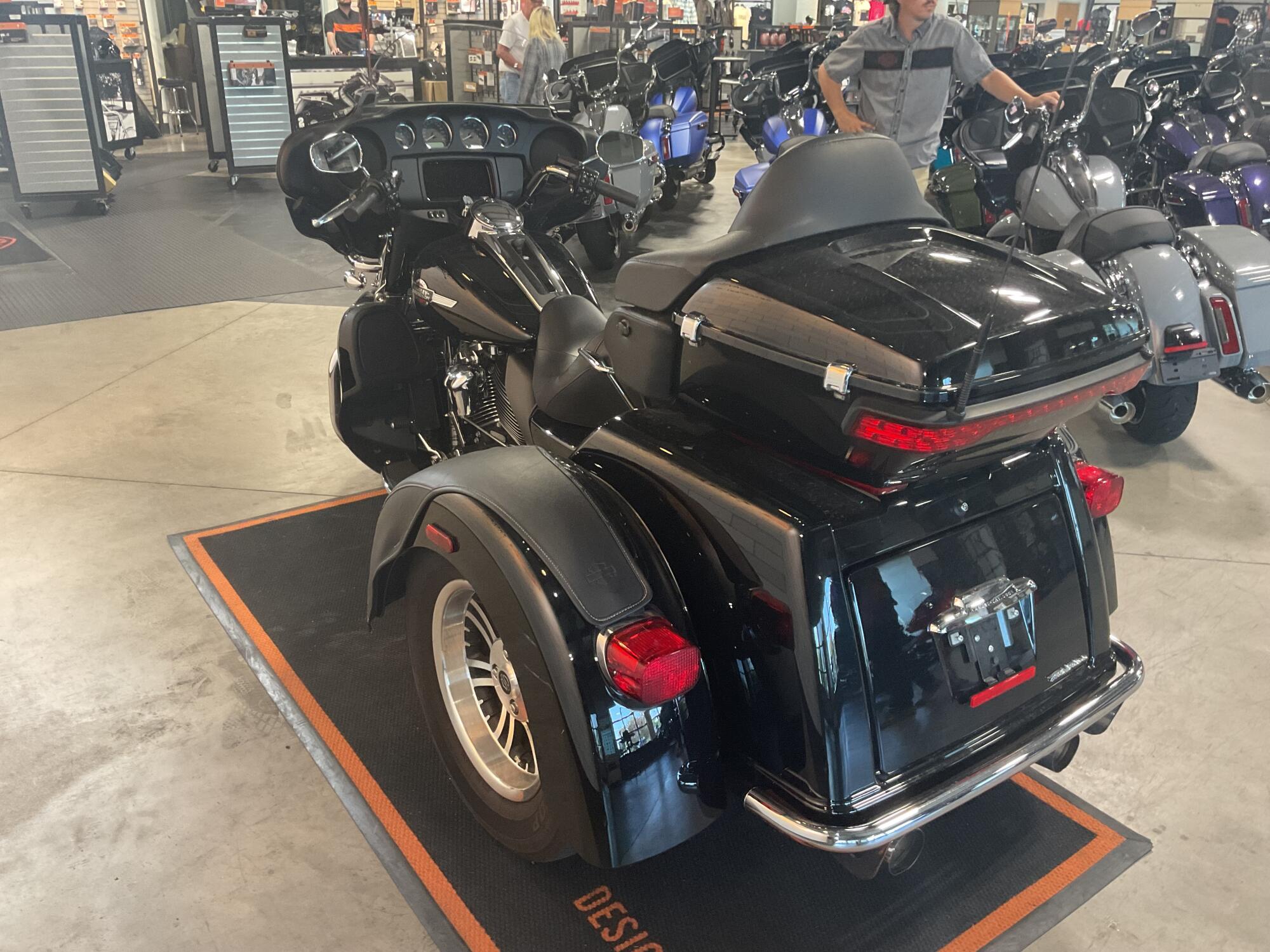FLHTCUTG 2022 Tri Glide® Ultra, photo 4