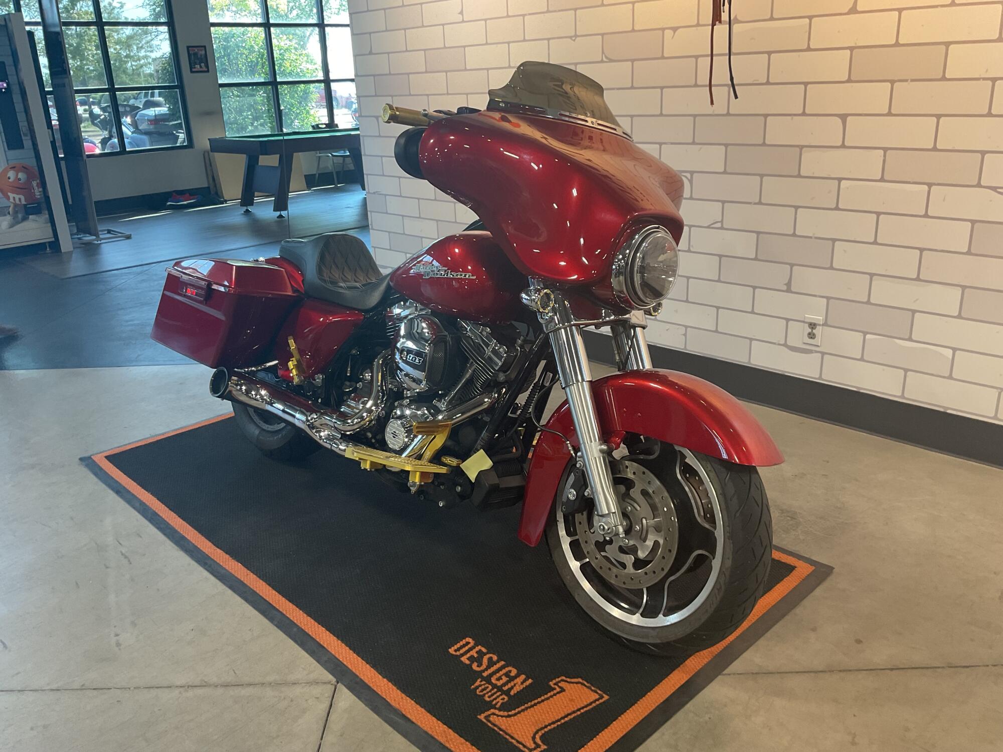 FLHX 2013 Street Glide®, photo 2