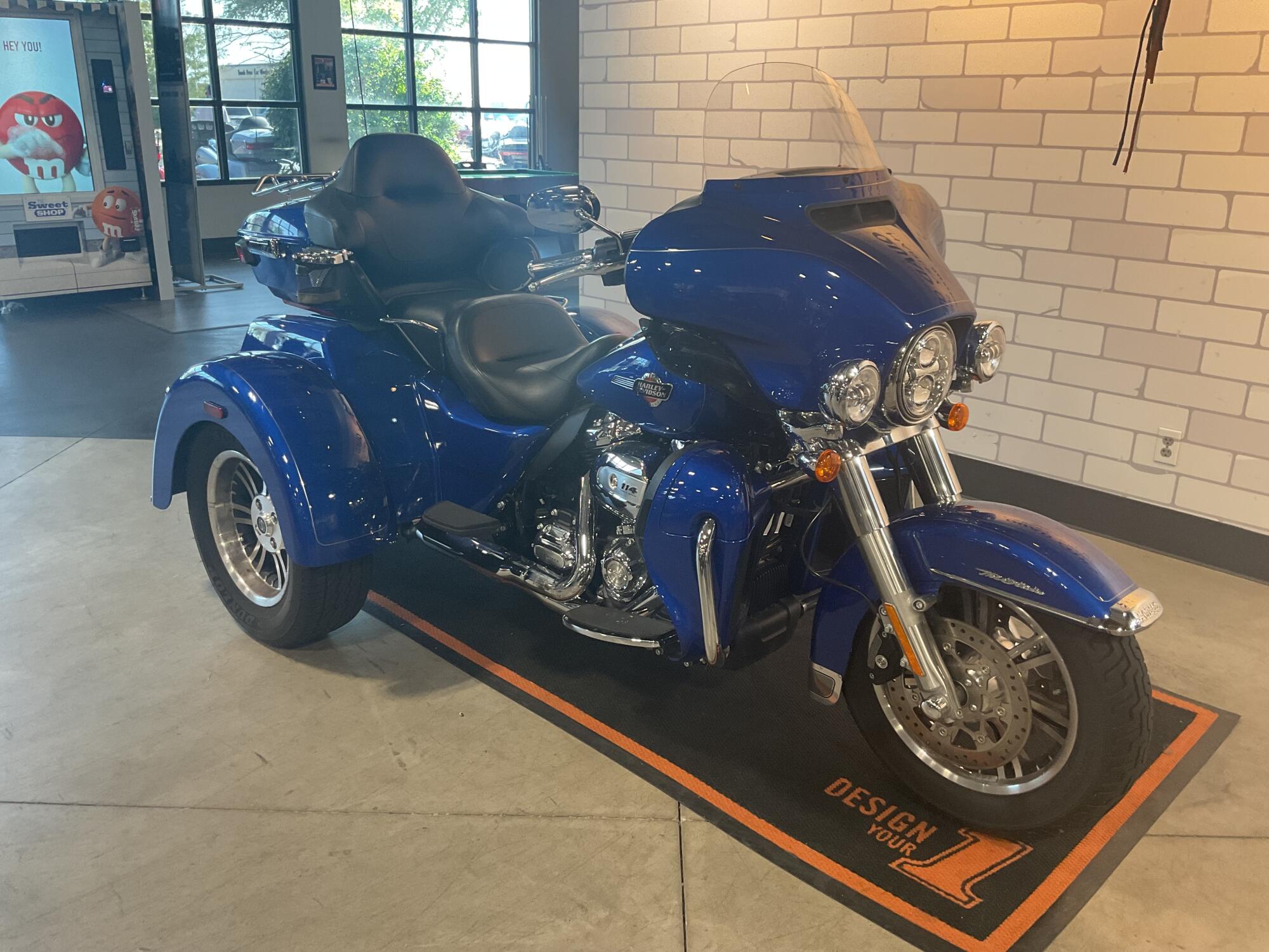 FLHTCUTG 2024 Tri Glide™ Ultra, photo 2