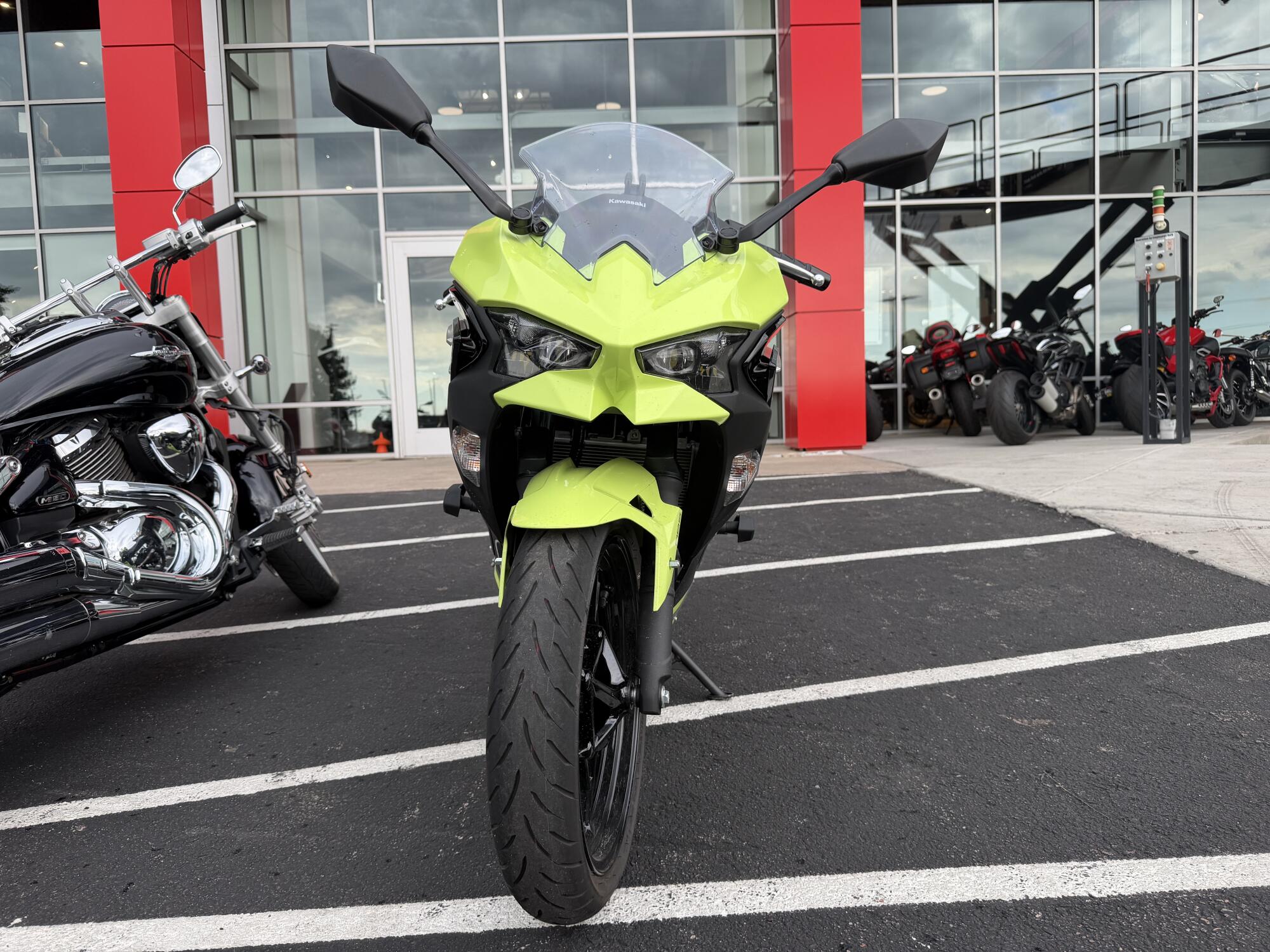 2026 Kawasaki Ninja® 500, photo 2