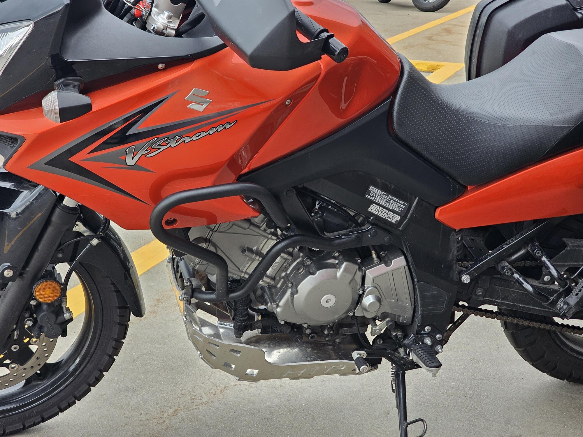 DL650AK9 2009 V-Strom 650 ABS, photo 16