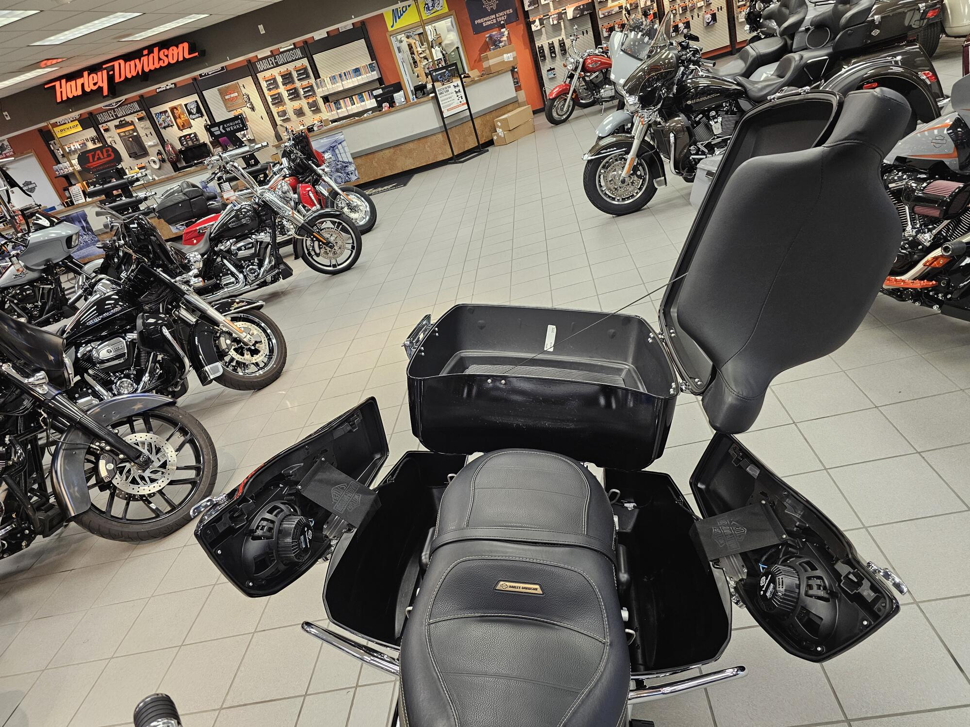 FLHX 2024 Street Glide®, photo 43