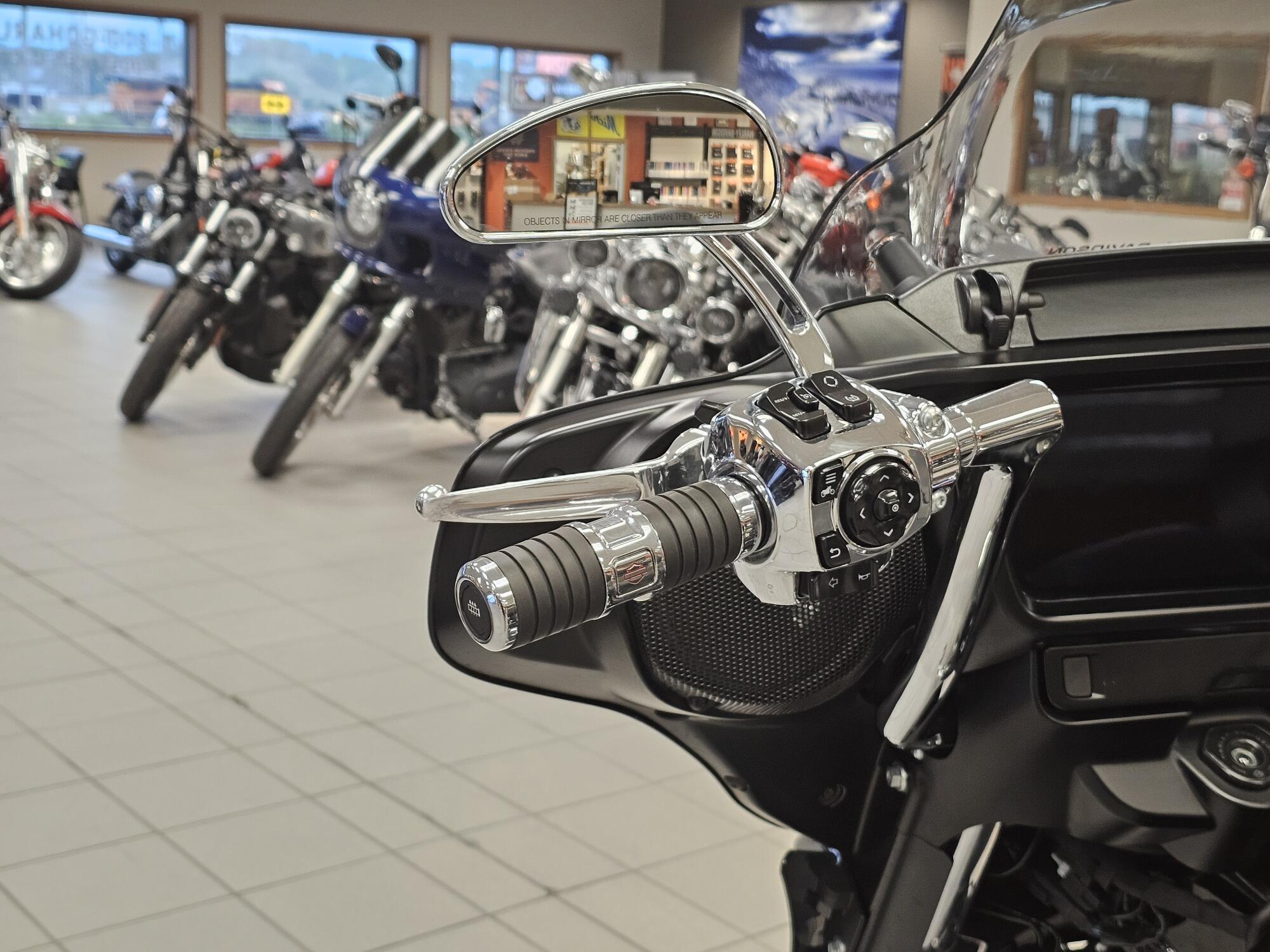 FLHX 2024 Street Glide®, photo 39
