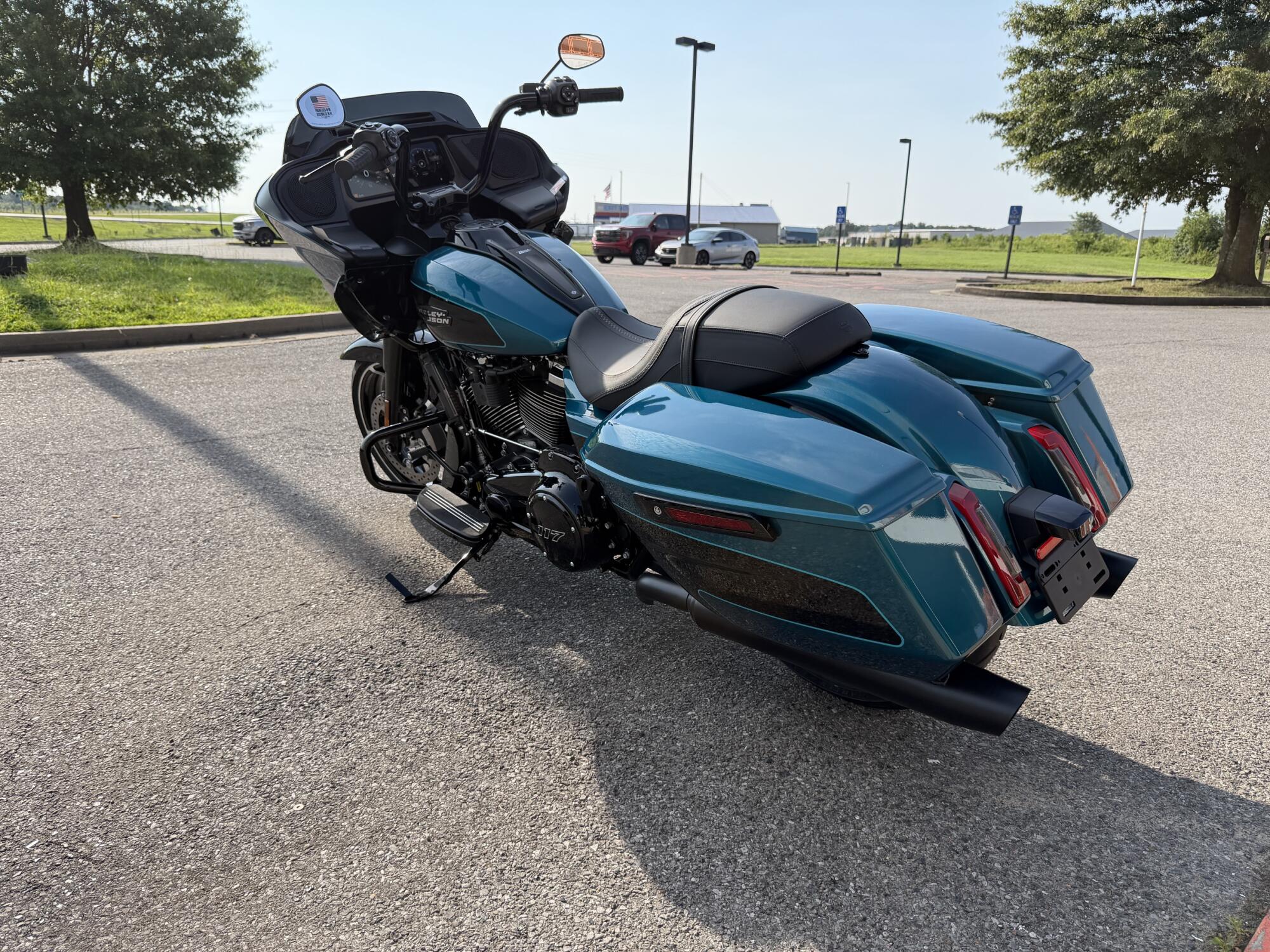 2026 Harley-Davidson® Road Glide™ Teal Thunder / Vivid Black Black Trim, photo 8