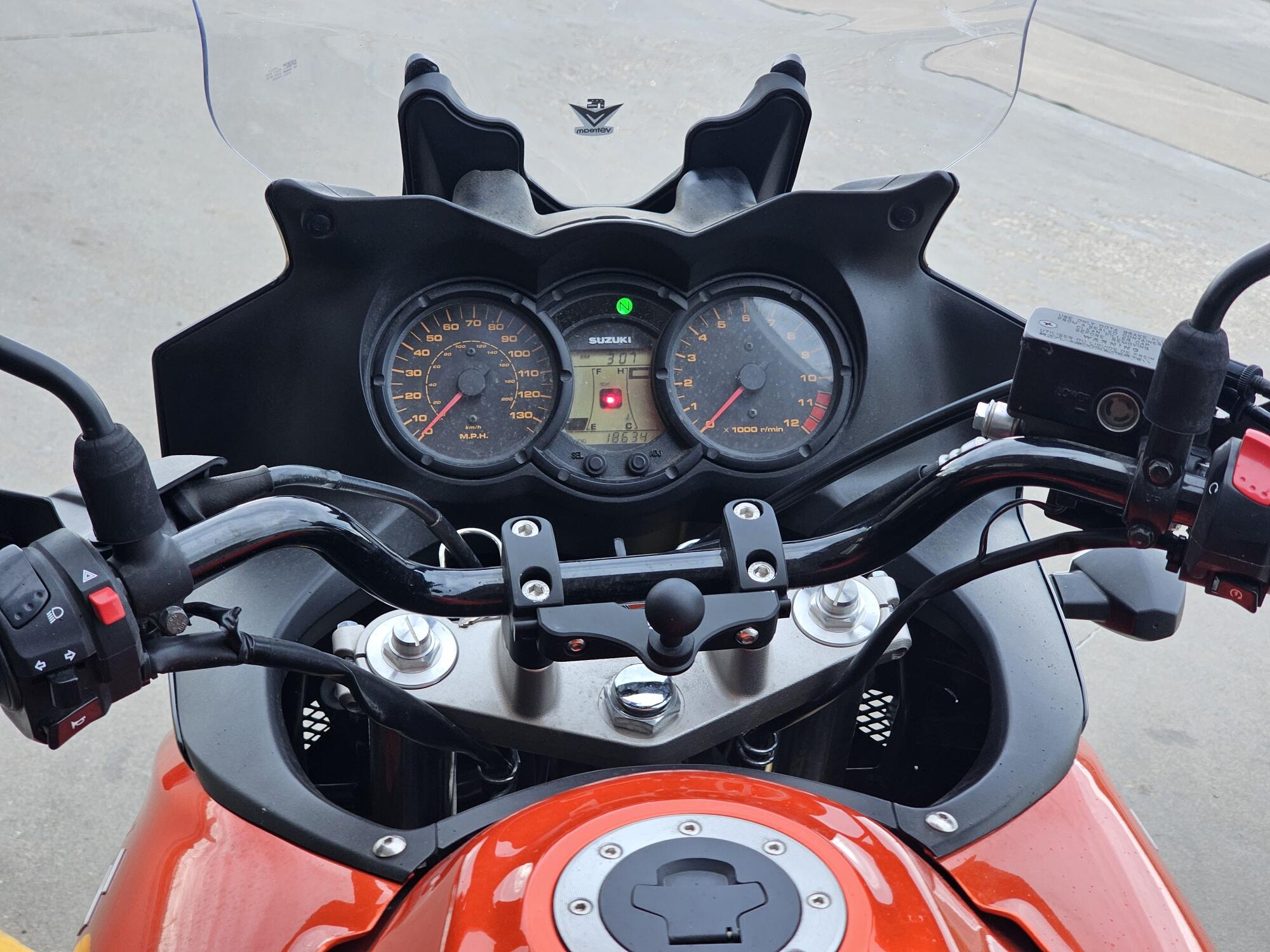 DL650AK9 2009 V-Strom 650 ABS, photo 24