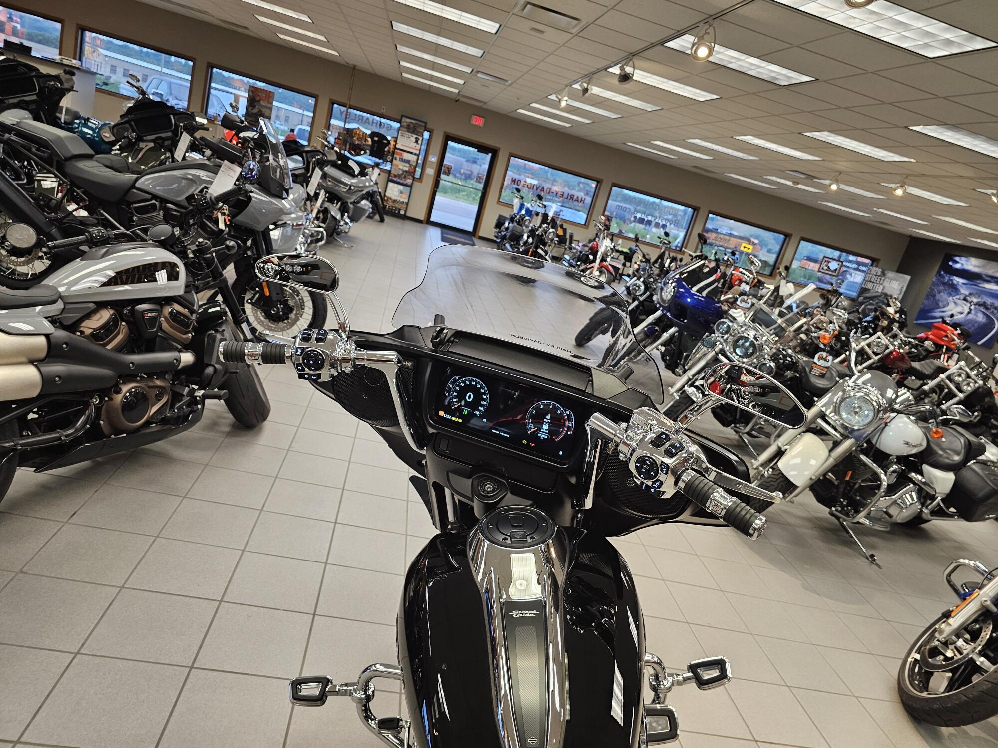 FLHX 2024 Street Glide®, photo 50