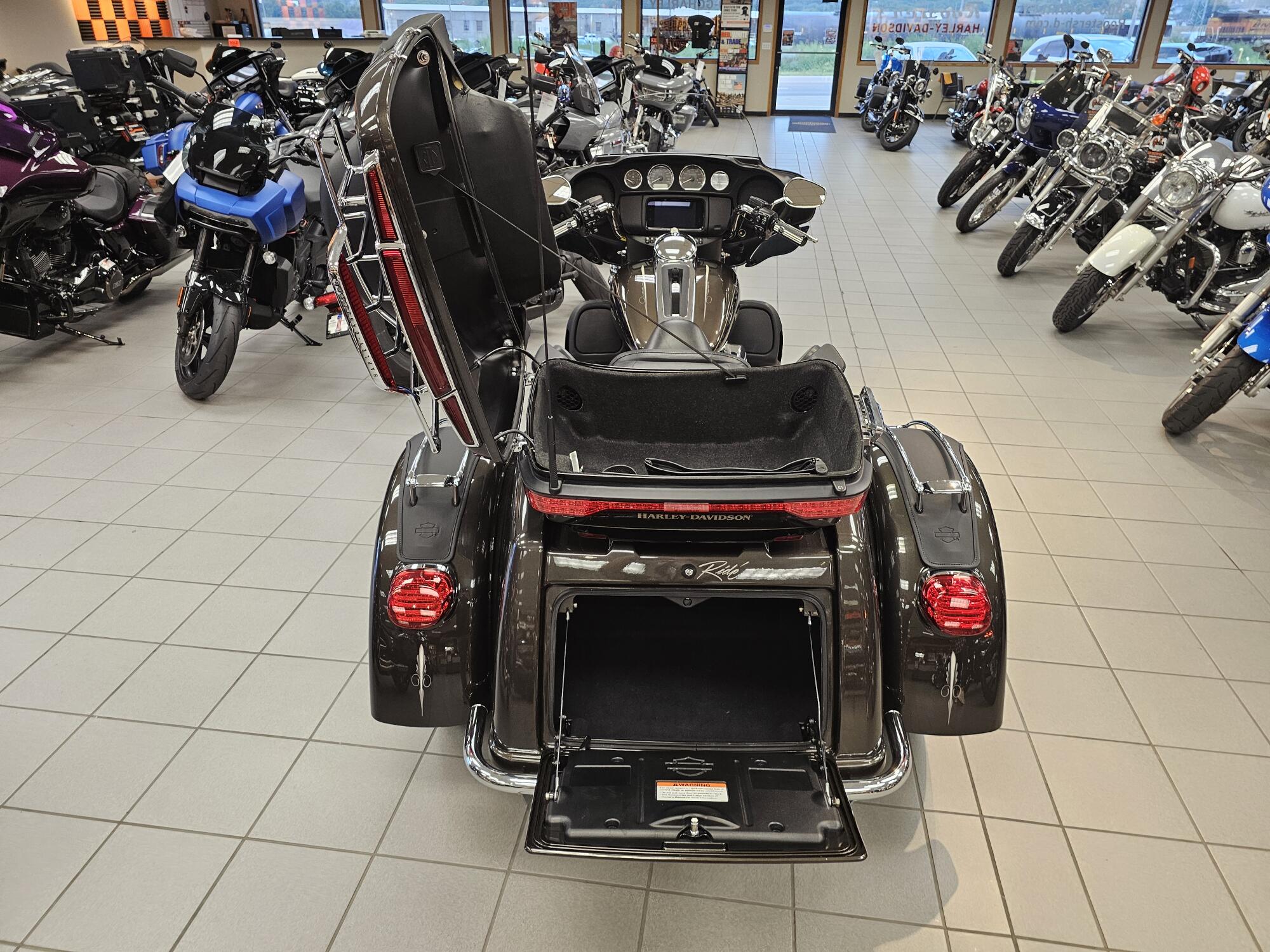 FLHTCUTG 2020 Tri Glide® Ultra, photo 21