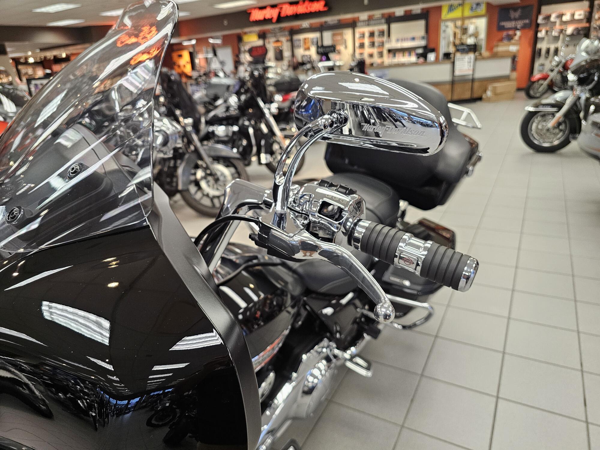FLHX 2024 Street Glide®, photo 38