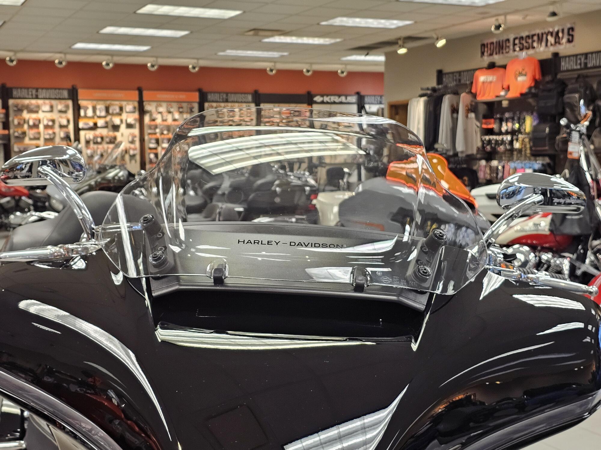 FLHX 2024 Street Glide®, photo 24