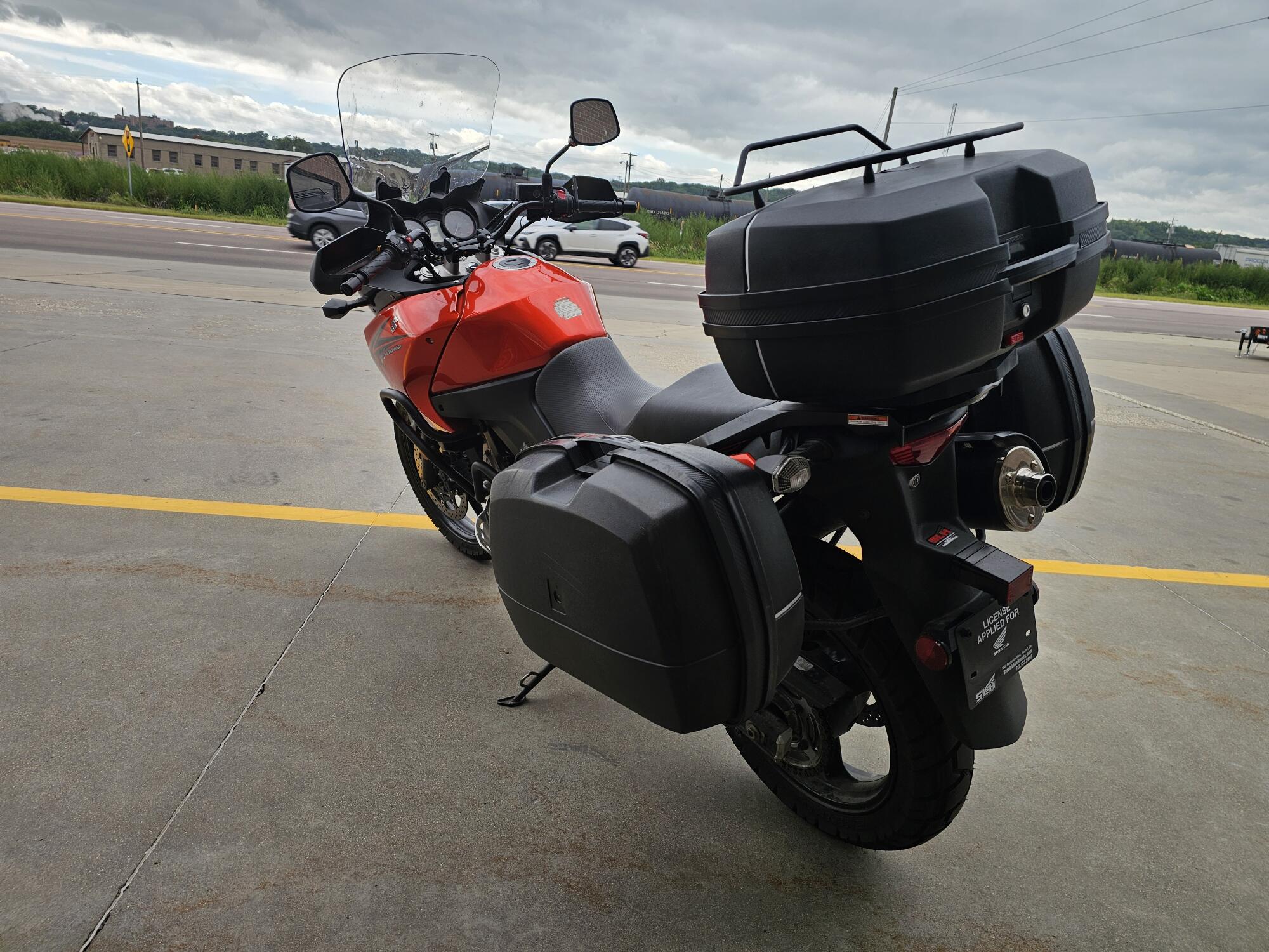 DL650AK9 2009 V-Strom 650 ABS, photo 6
