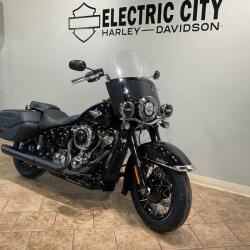 2026 Harley-Davidson® FLHC Heritage Classic Vivid Black Black
