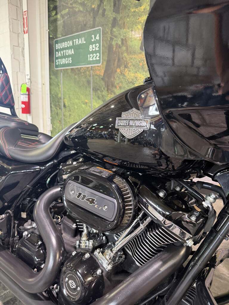 2023 Harley-Davidson® Road Glide® Special, photo 2