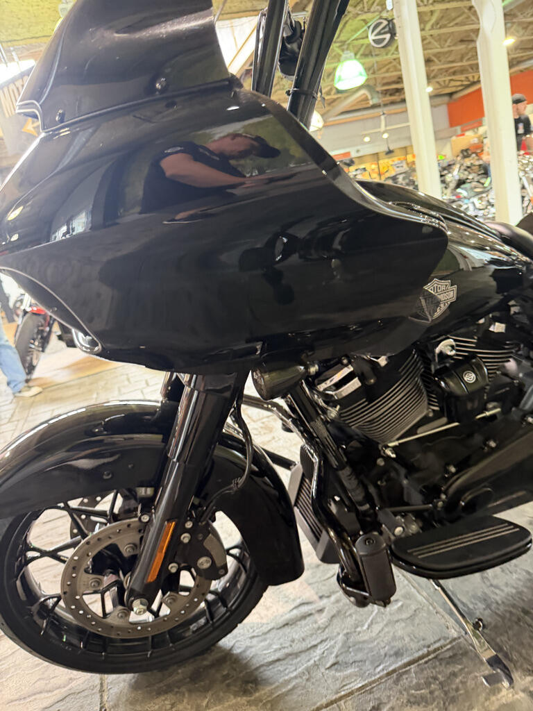 2023 Harley-Davidson® Road Glide® Special, photo 11