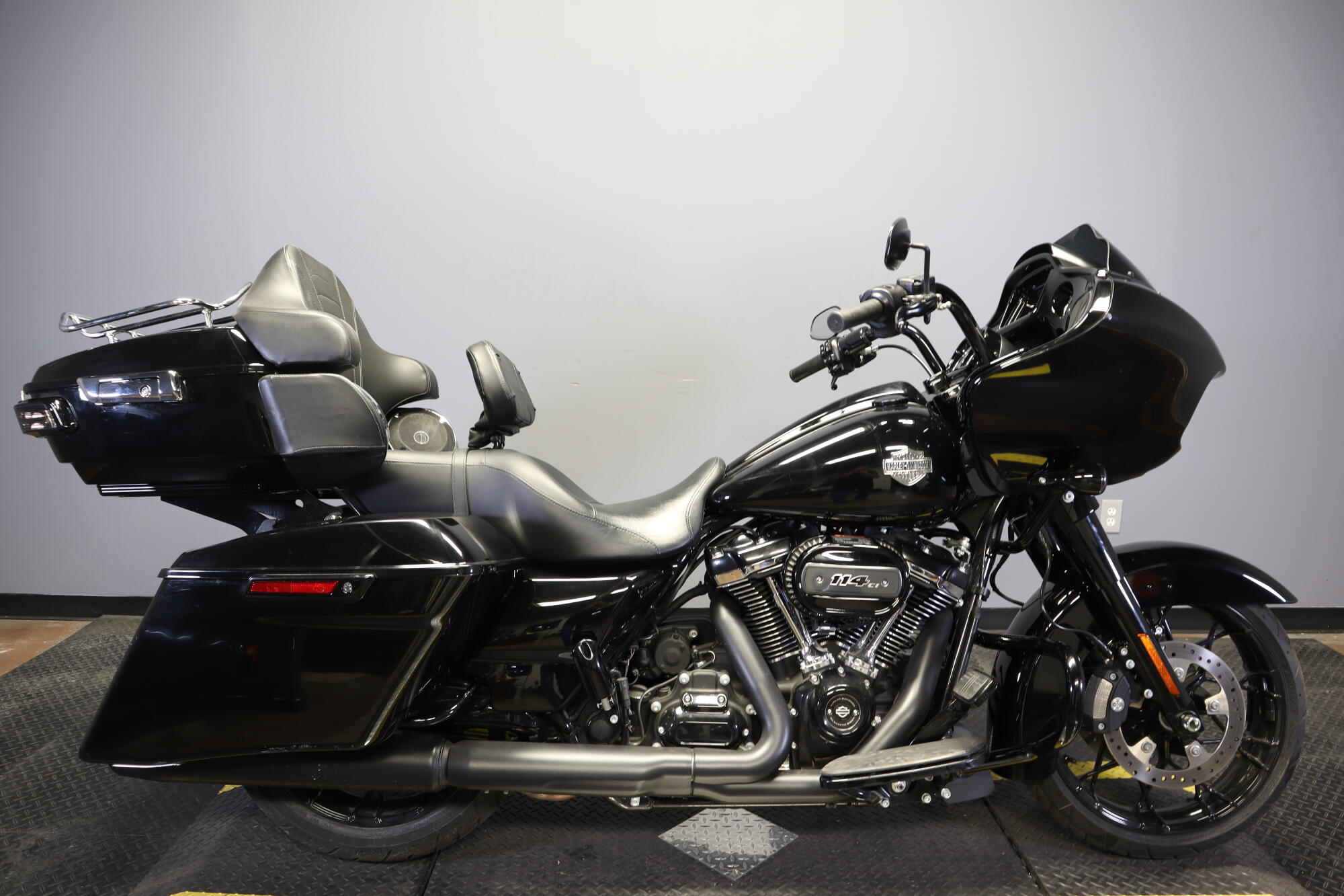 2022 Harley-Davidson® Road Glide® Special Vivid Black - Black