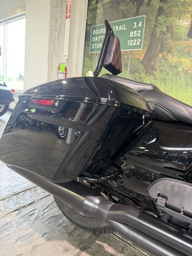 2023 Harley-Davidson® Road Glide® Special, photo 5
