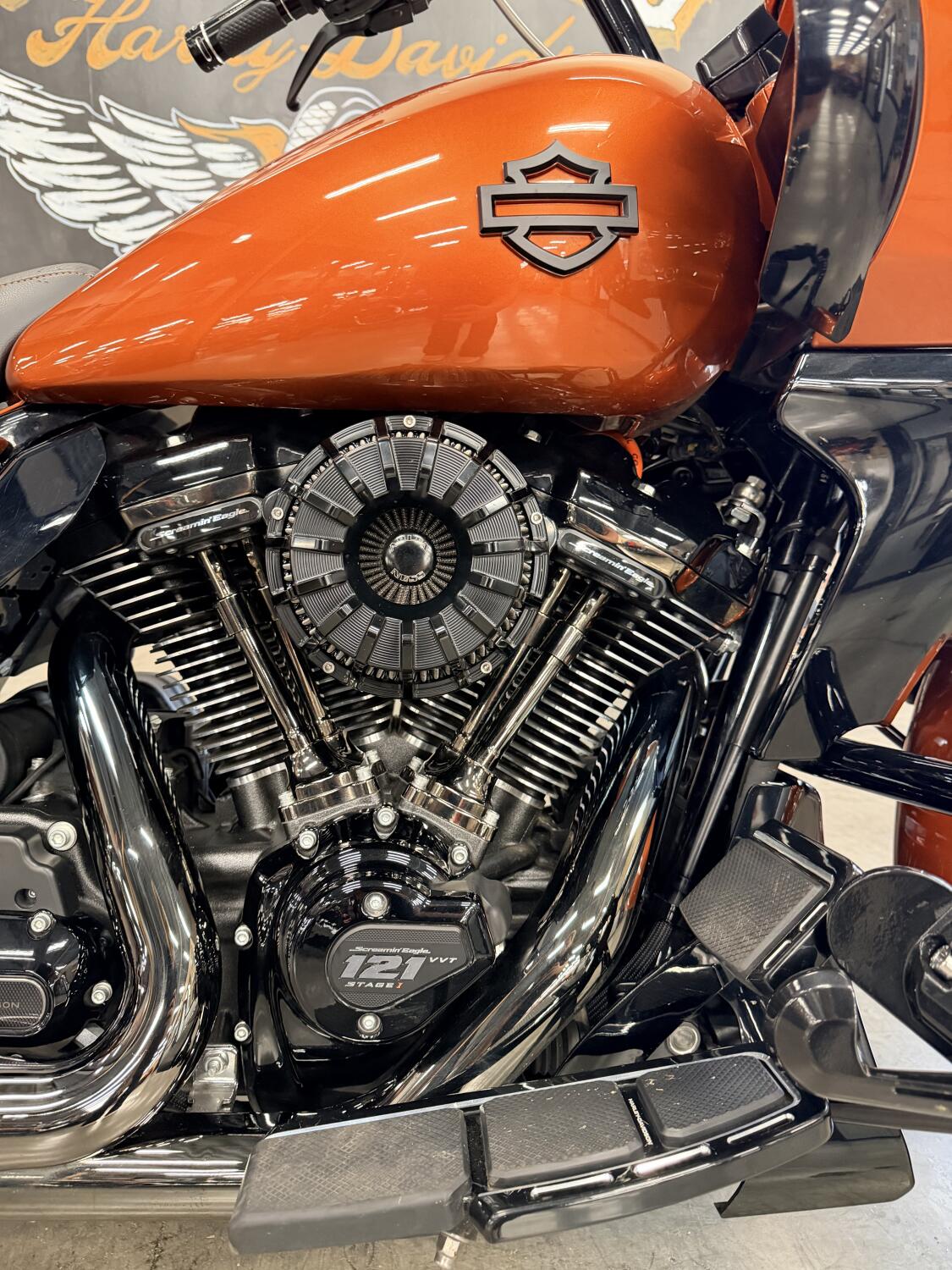 2023 Harley-Davidson® CVO™ Road Glide™ FLTRXSE, photo 2