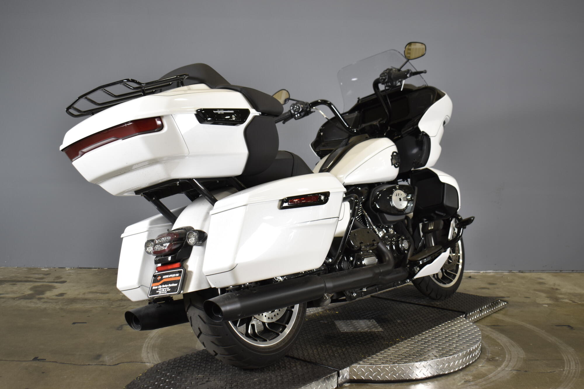 2026 Harley-Davidson® Road Glide Limited FLTRXL, photo 9