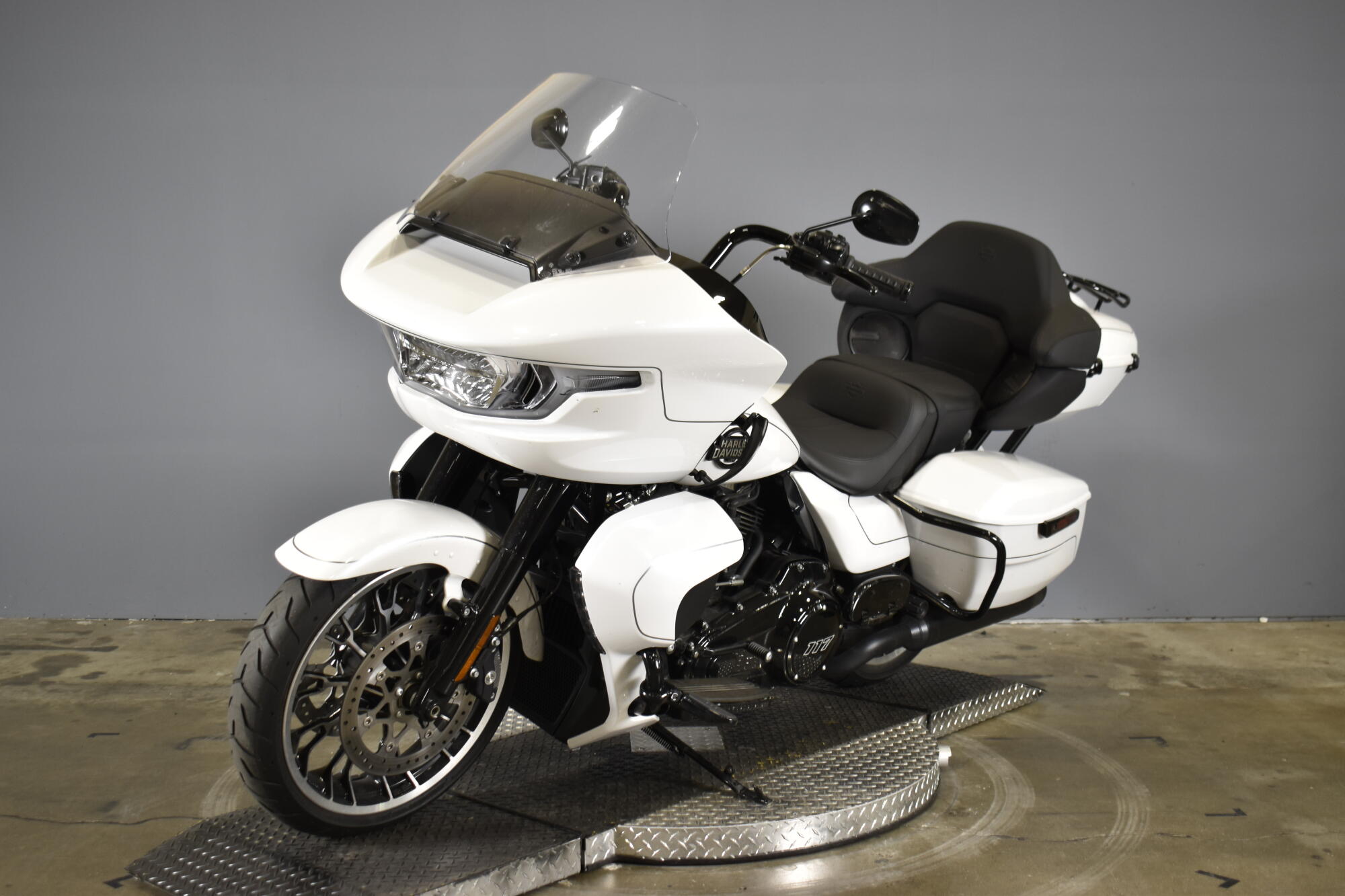 2026 Harley-Davidson® Road Glide Limited FLTRXL, photo 4