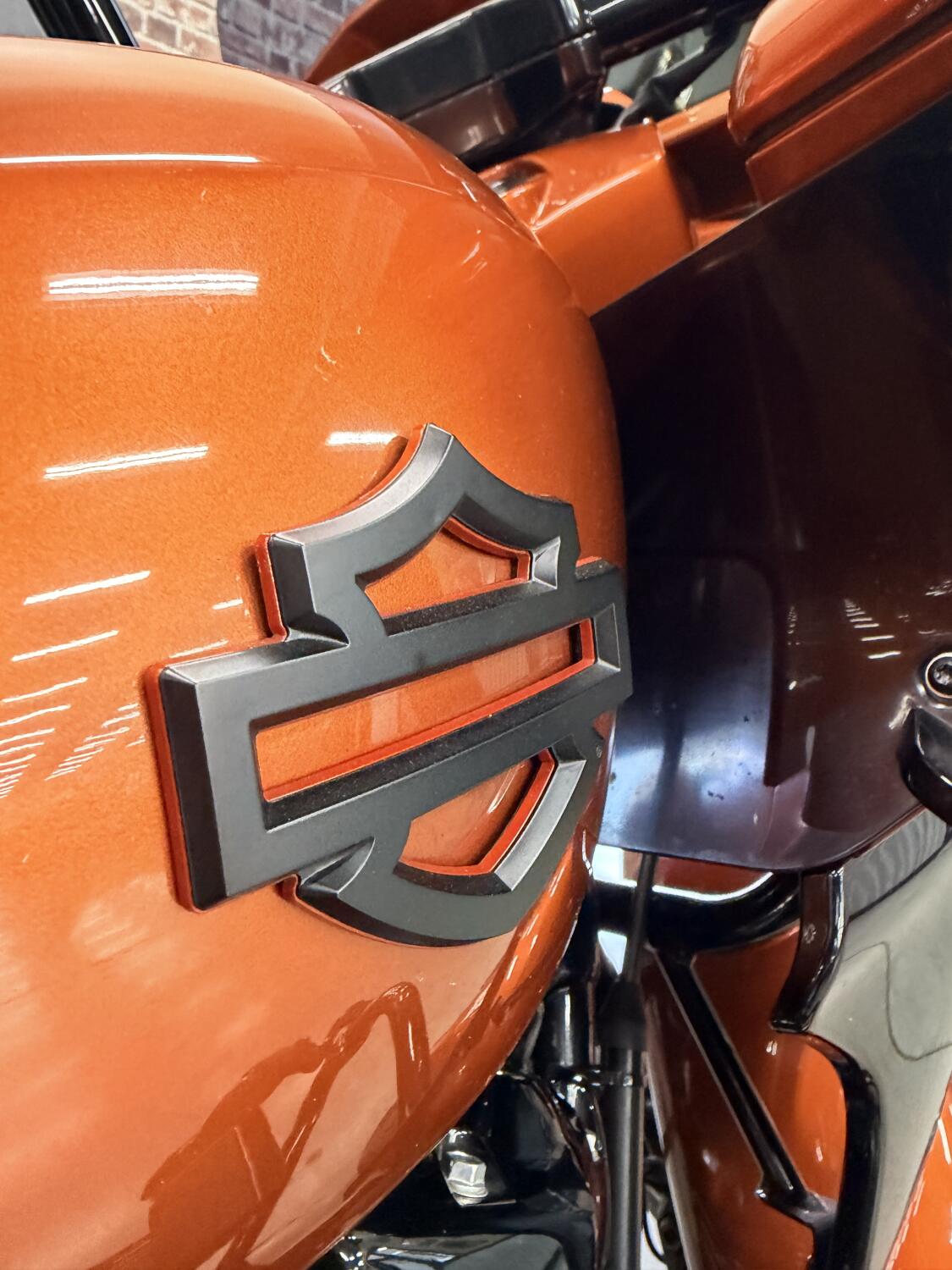 2023 Harley-Davidson® CVO™ Road Glide™ FLTRXSE, photo 3