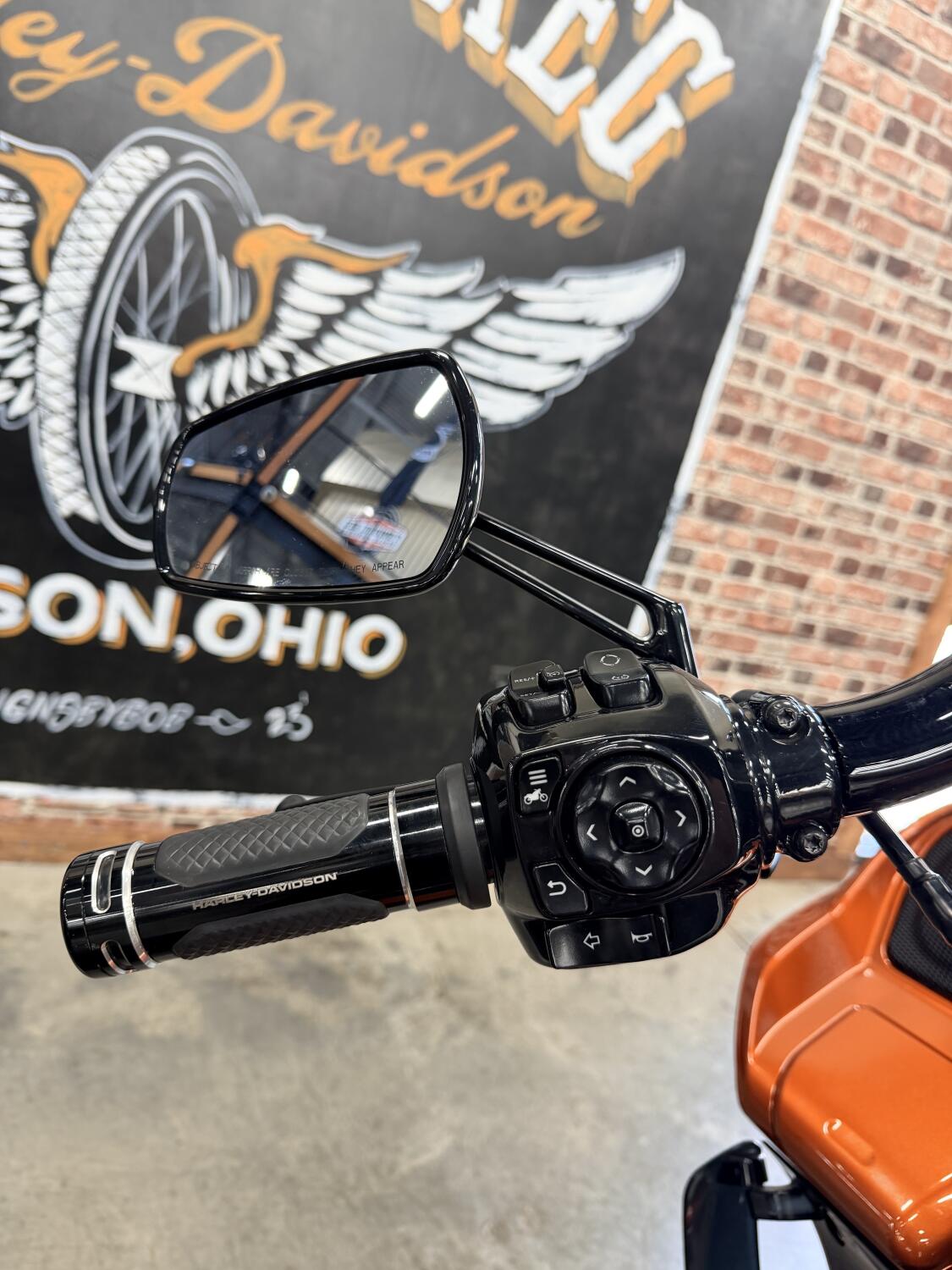 2023 Harley-Davidson® CVO™ Road Glide™ FLTRXSE, photo 5