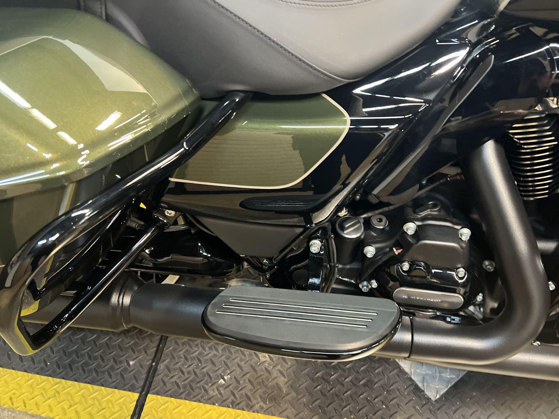 2026 Harley-Davidson® Road Glide Limited FLTRXL, photo 15