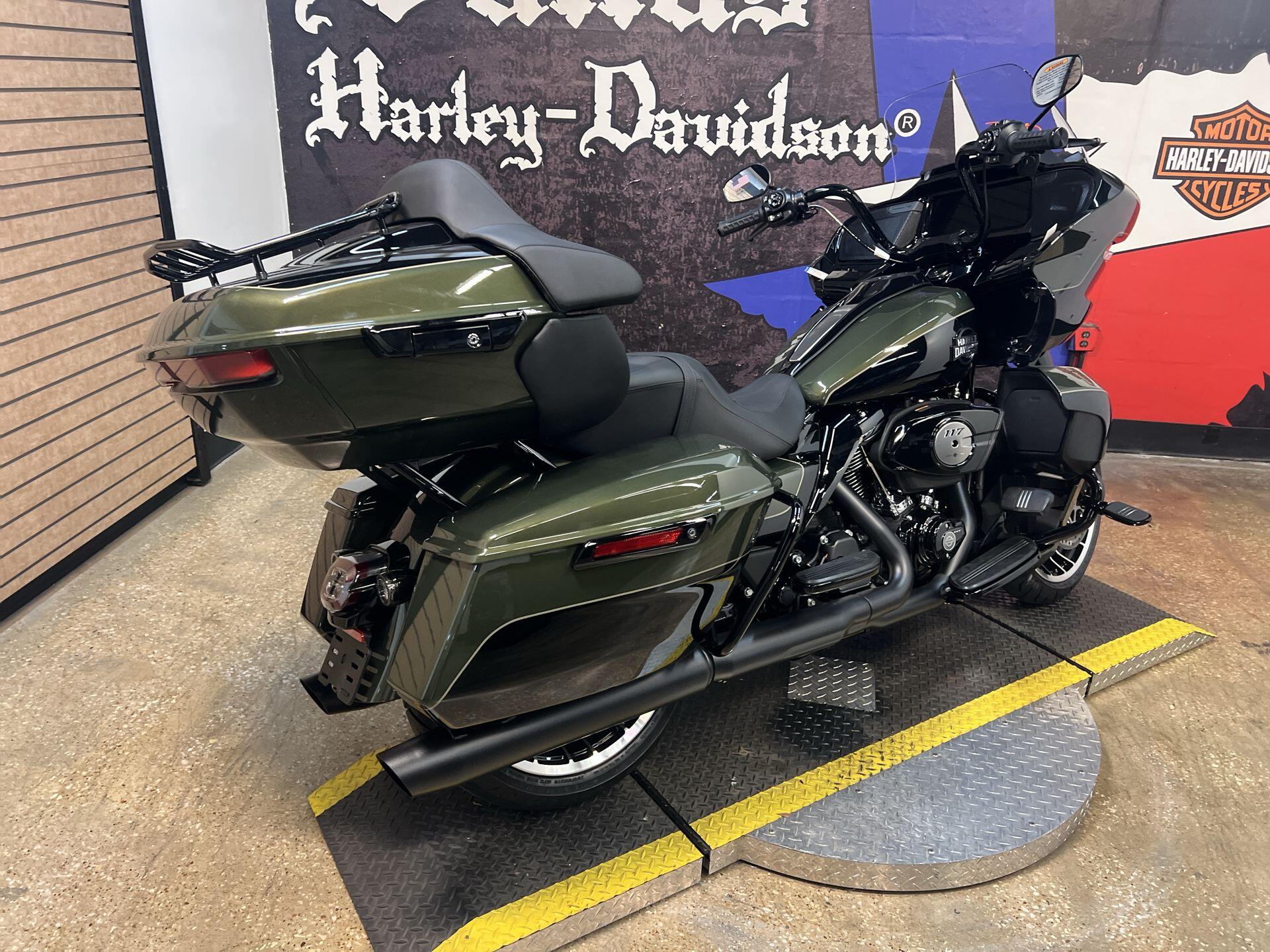 2026 Harley-Davidson® Road Glide Limited FLTRXL, photo 8