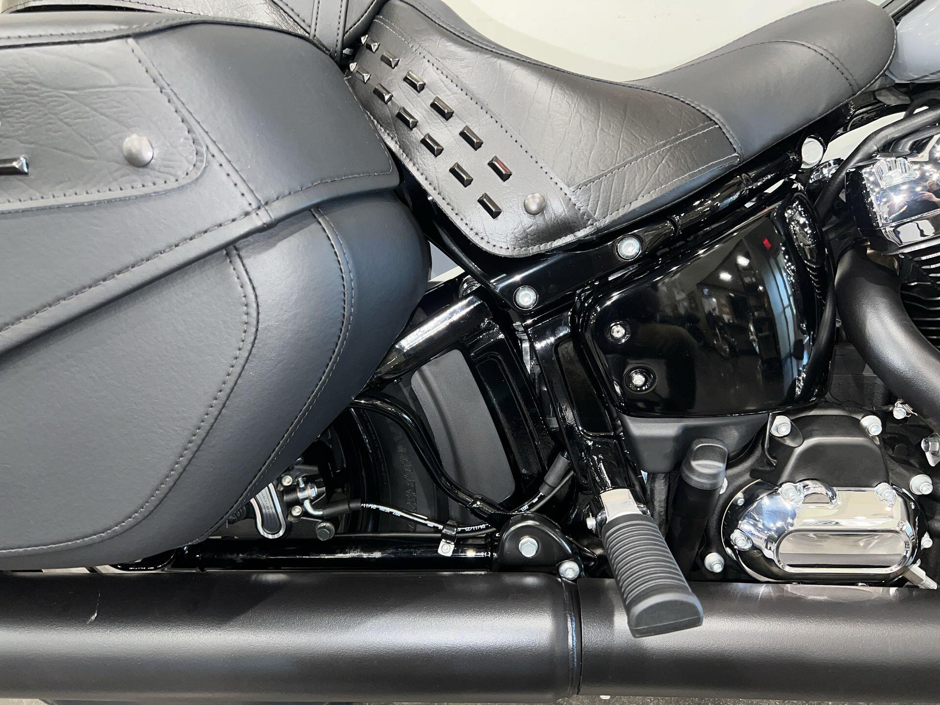 2026 Harley-Davidson® Heritage Classic FLHC, photo 7