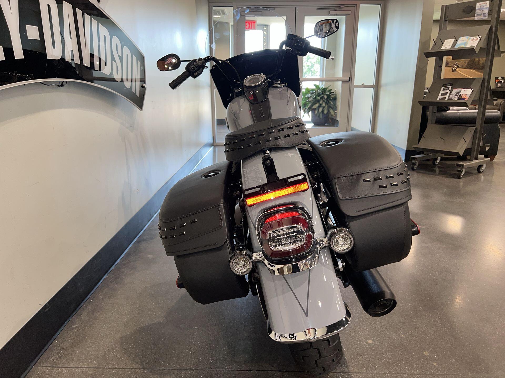 2026 Harley-Davidson® Heritage Classic FLHC, photo 10