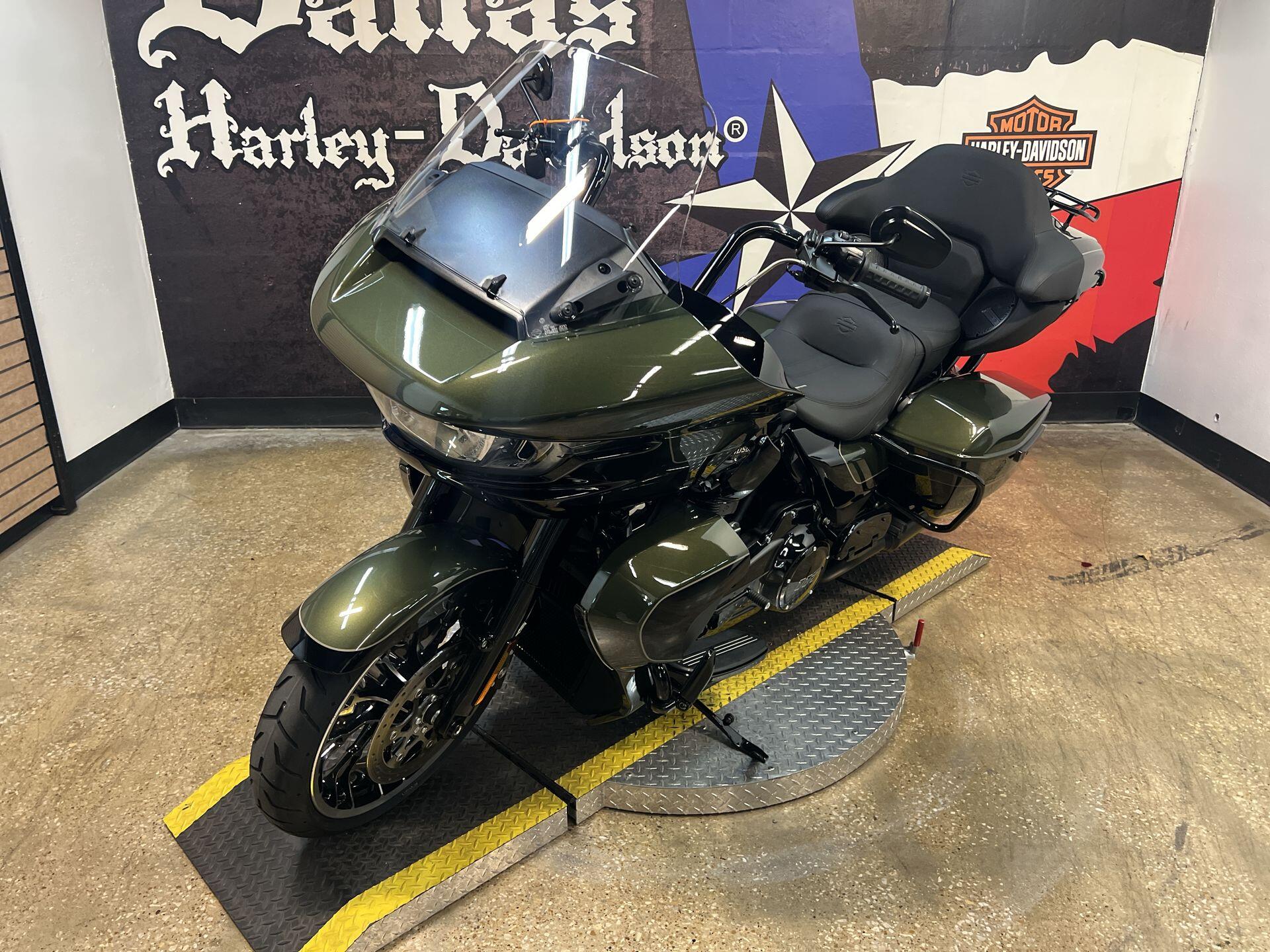 2026 Harley-Davidson® Road Glide Limited FLTRXL, photo 4