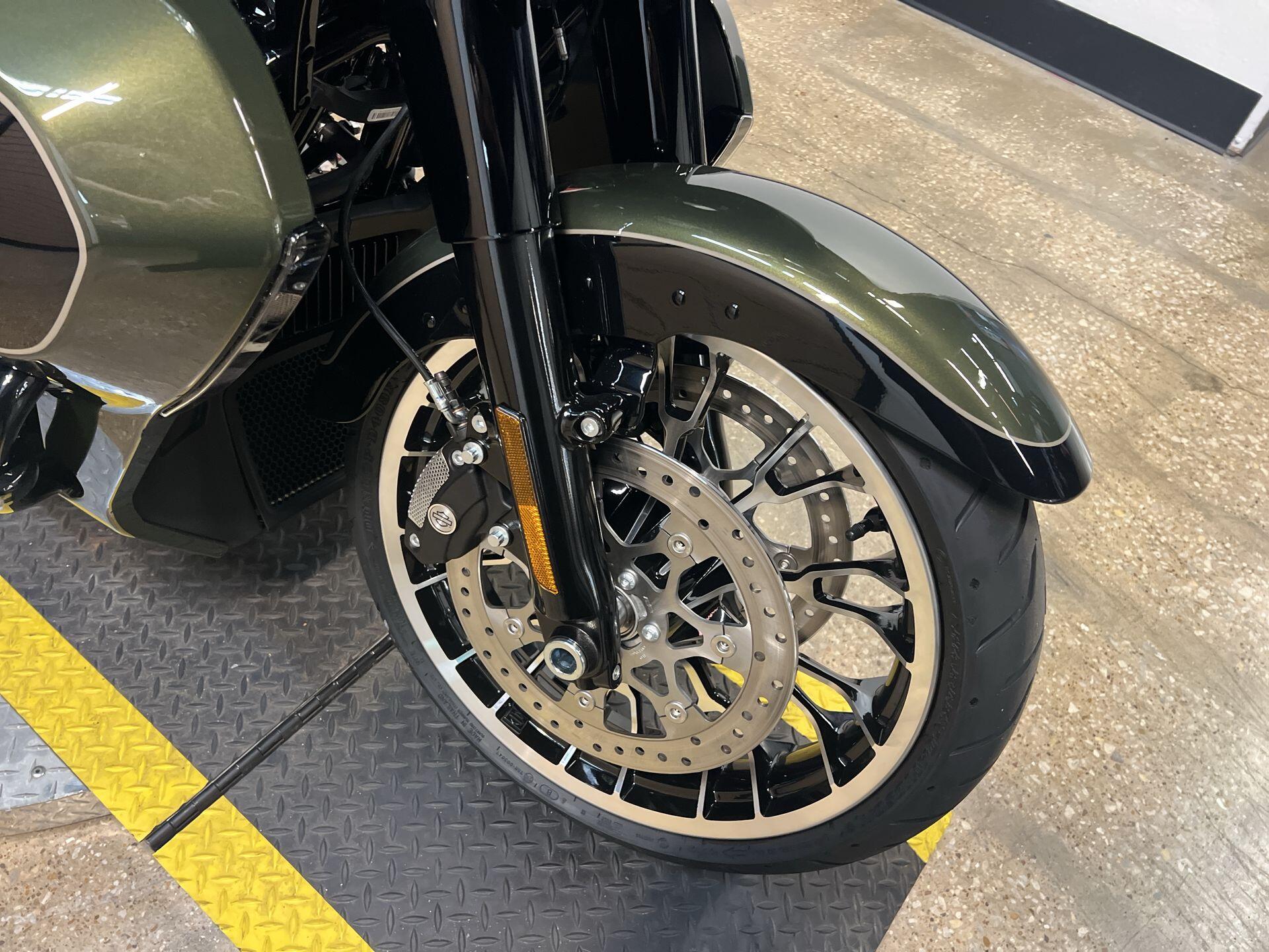 2026 Harley-Davidson® Road Glide Limited FLTRXL, photo 11