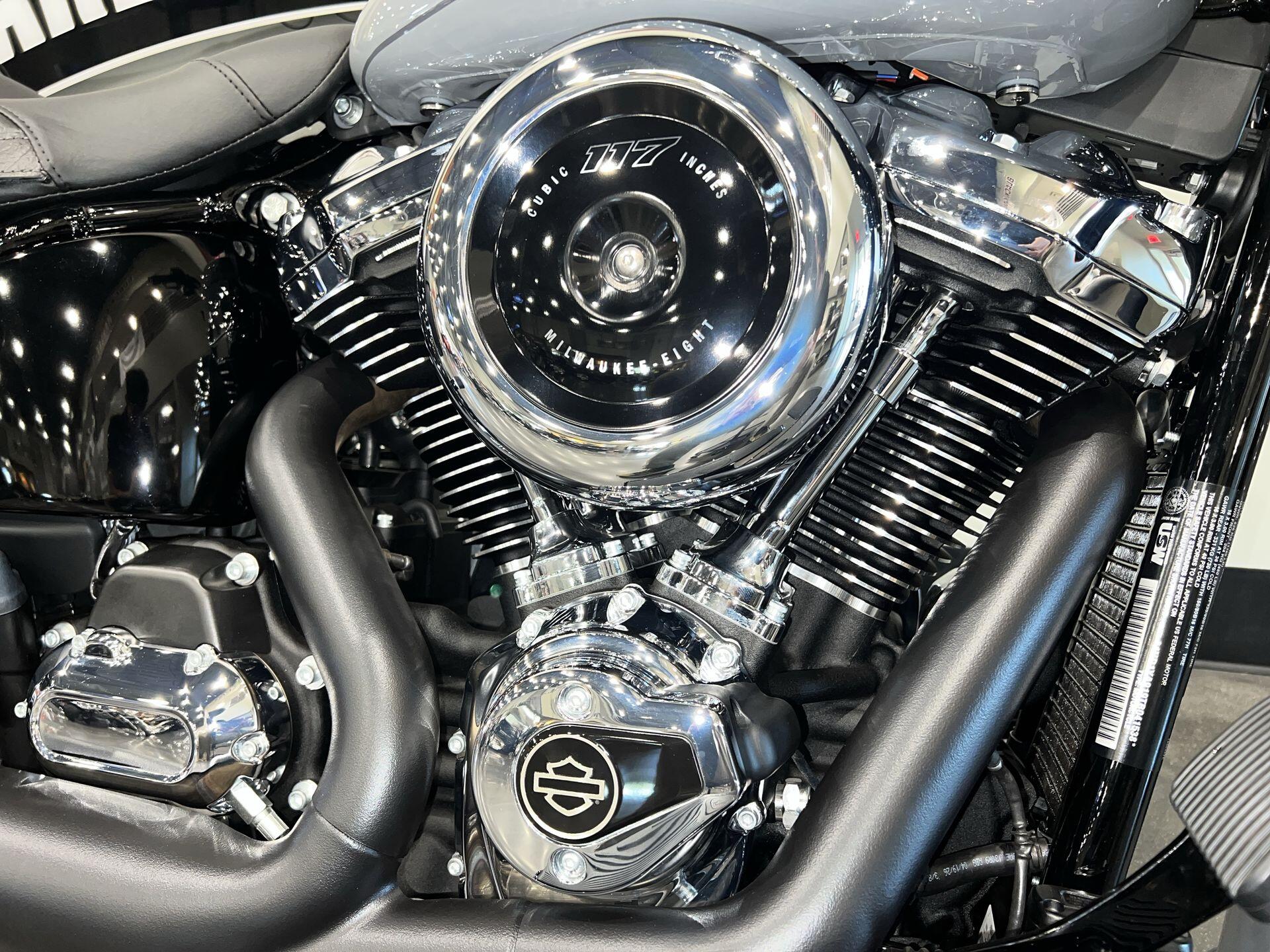2026 Harley-Davidson® Heritage Classic FLHC, photo 4