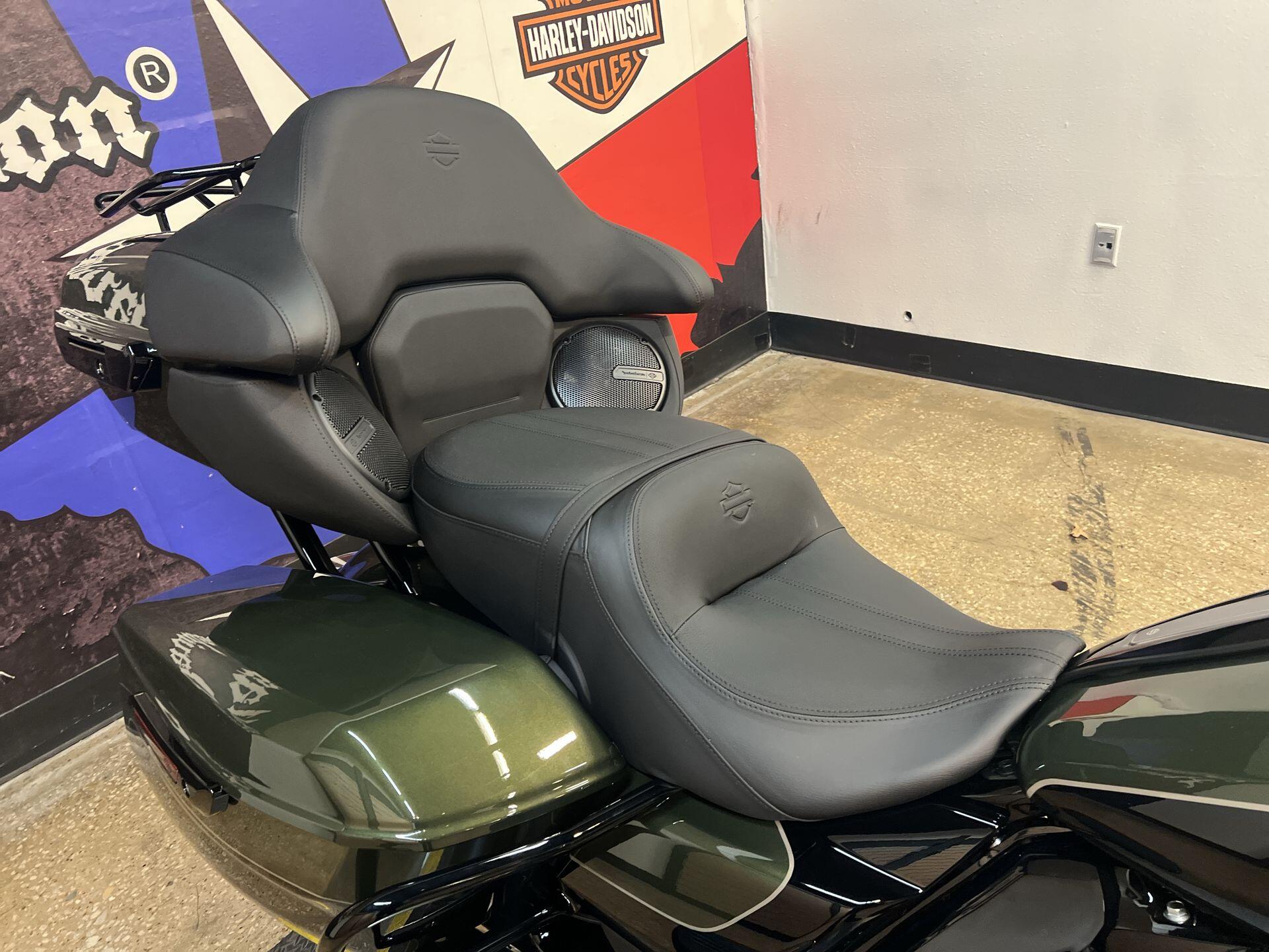 2026 Harley-Davidson® Road Glide Limited FLTRXL, photo 14