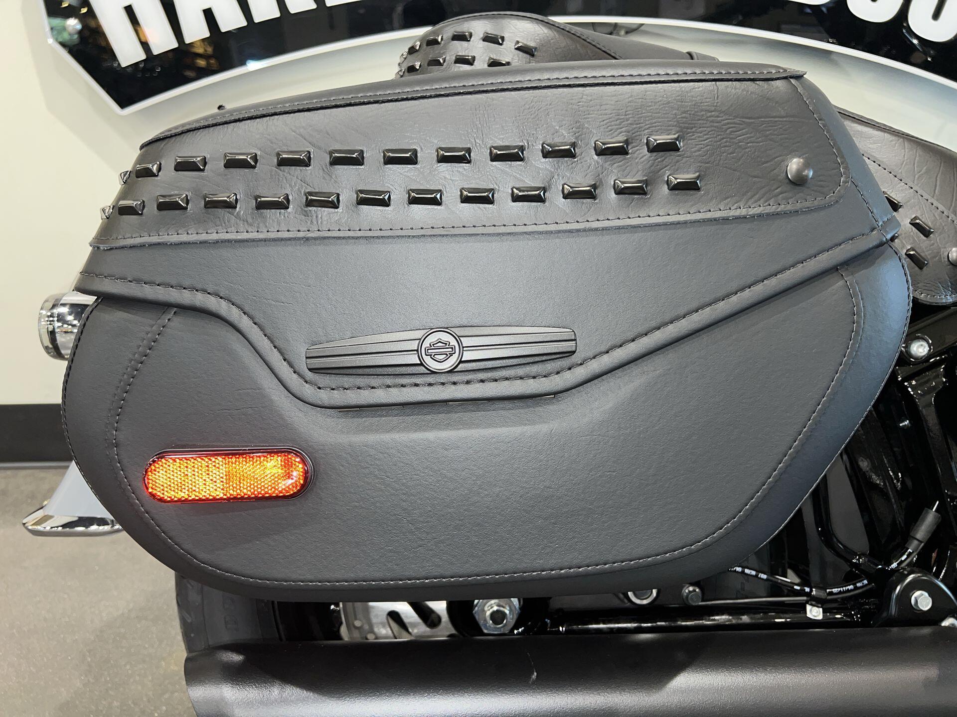 2026 Harley-Davidson® Heritage Classic FLHC, photo 8