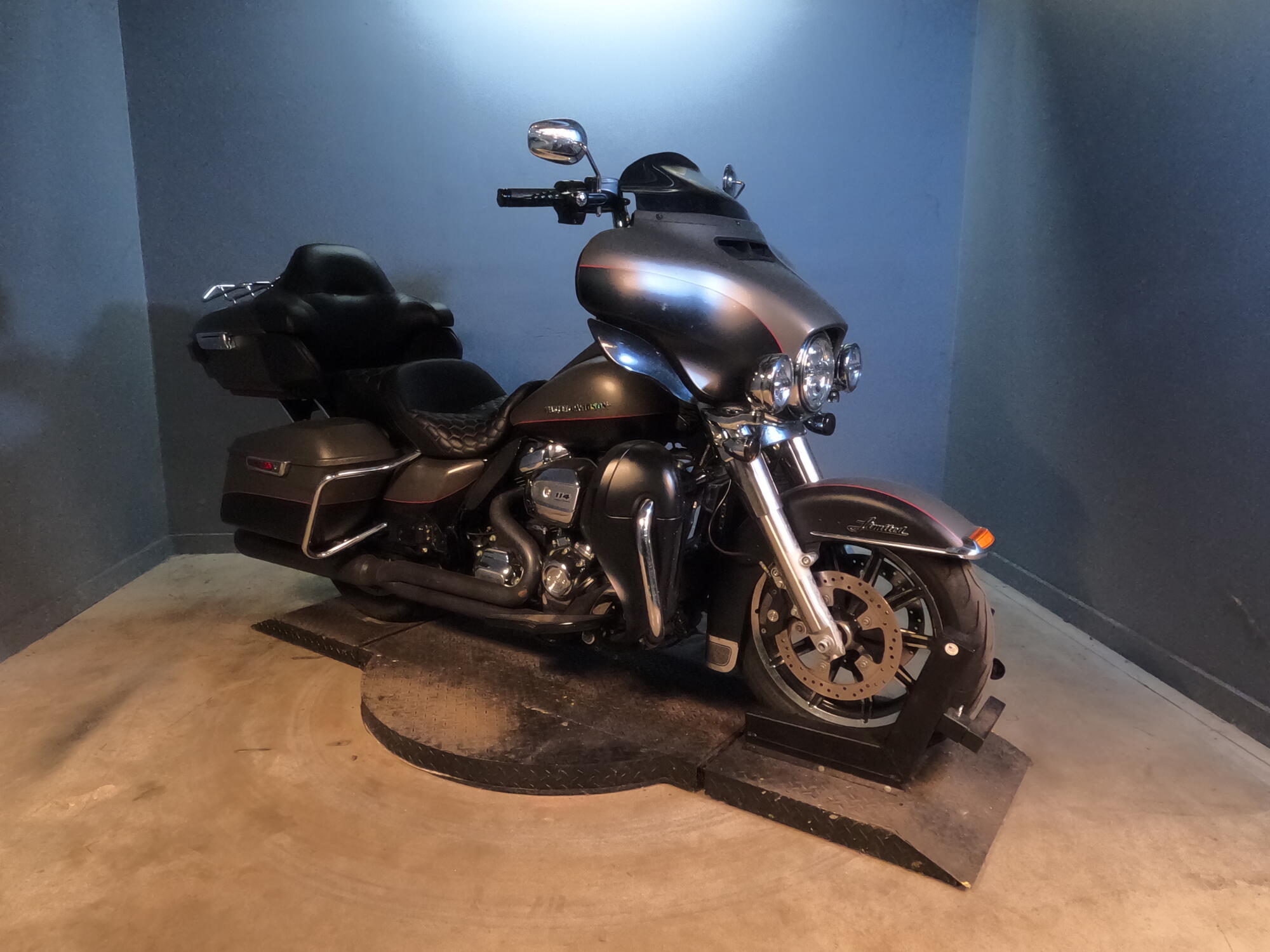 2019 Harley-Davidson® Ultra Limited FLHTK, photo 8