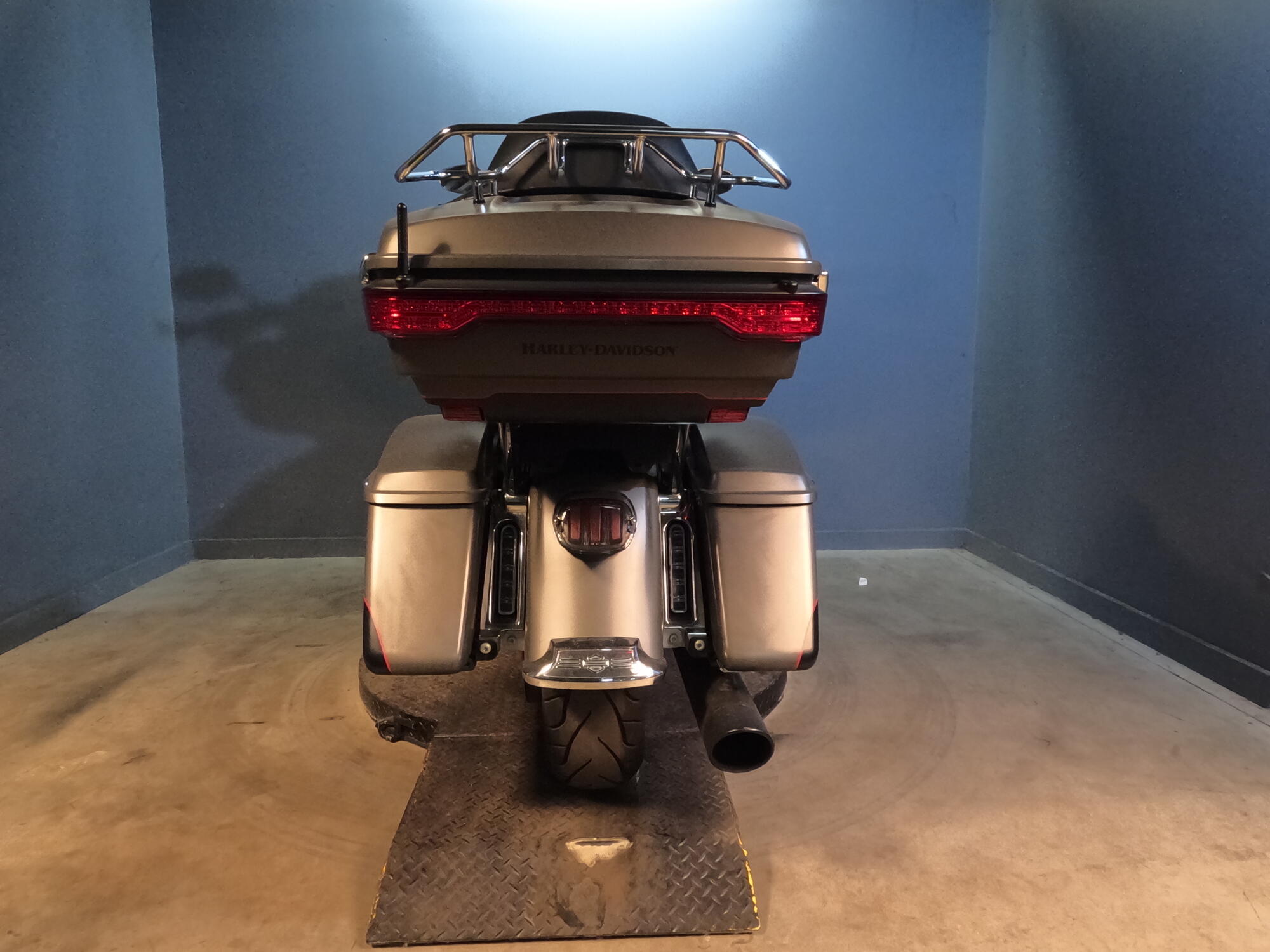 2019 Harley-Davidson® Ultra Limited FLHTK, photo 3