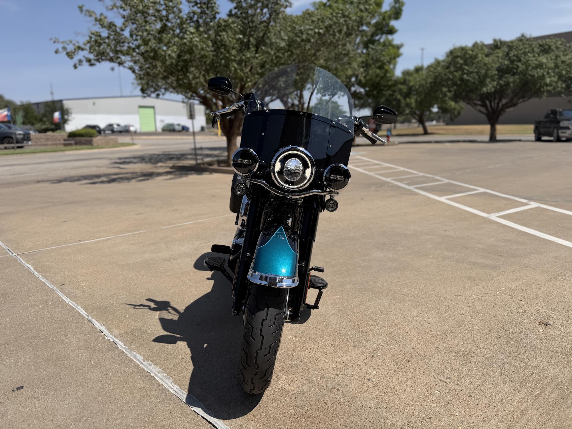 2026 Harley-Davidson® Heritage Classic Teal Thunder / Vivid Black Black Laced Wheels, photo 3