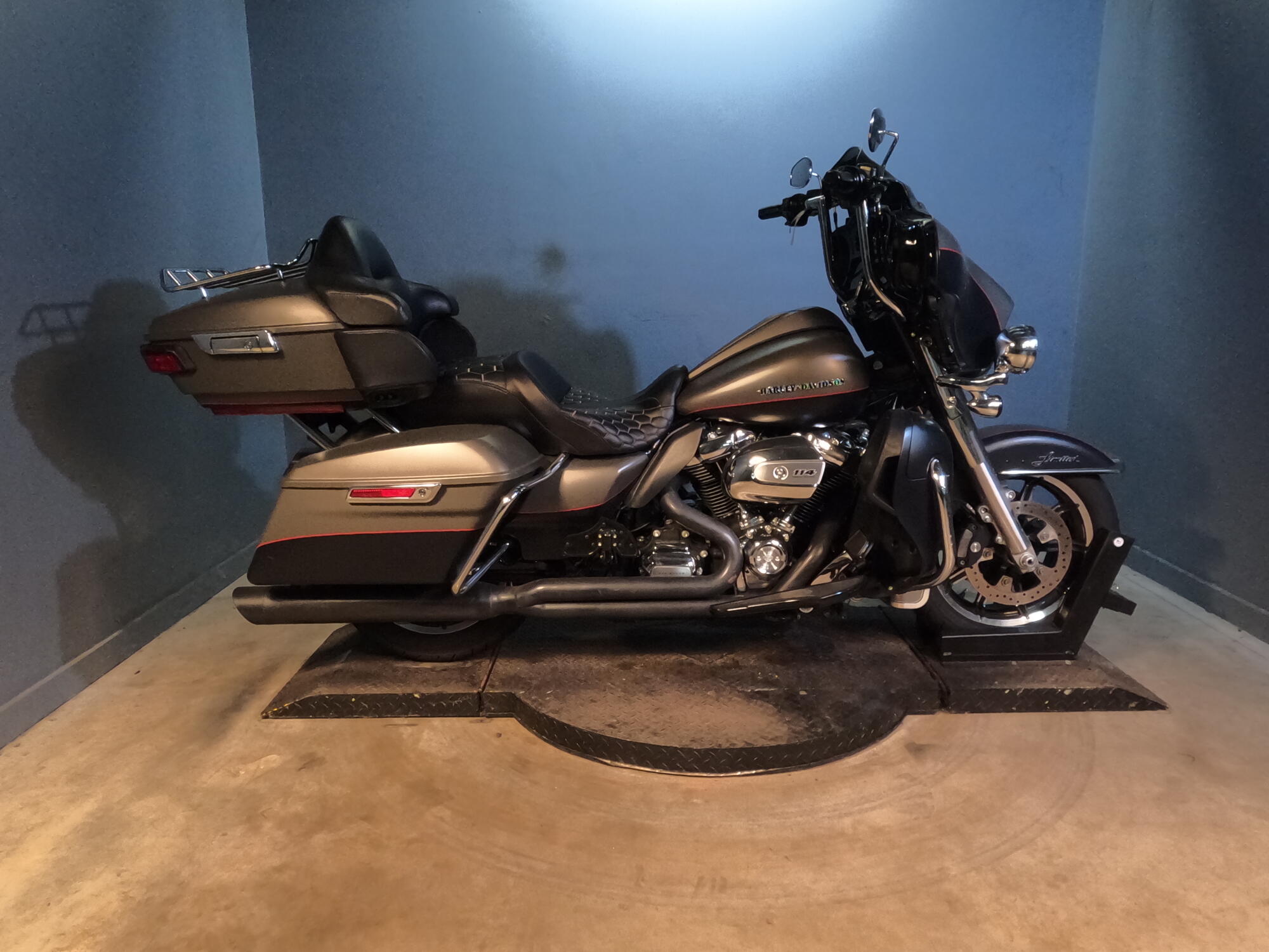 2019 Harley-Davidson® Ultra Limited FLHTK