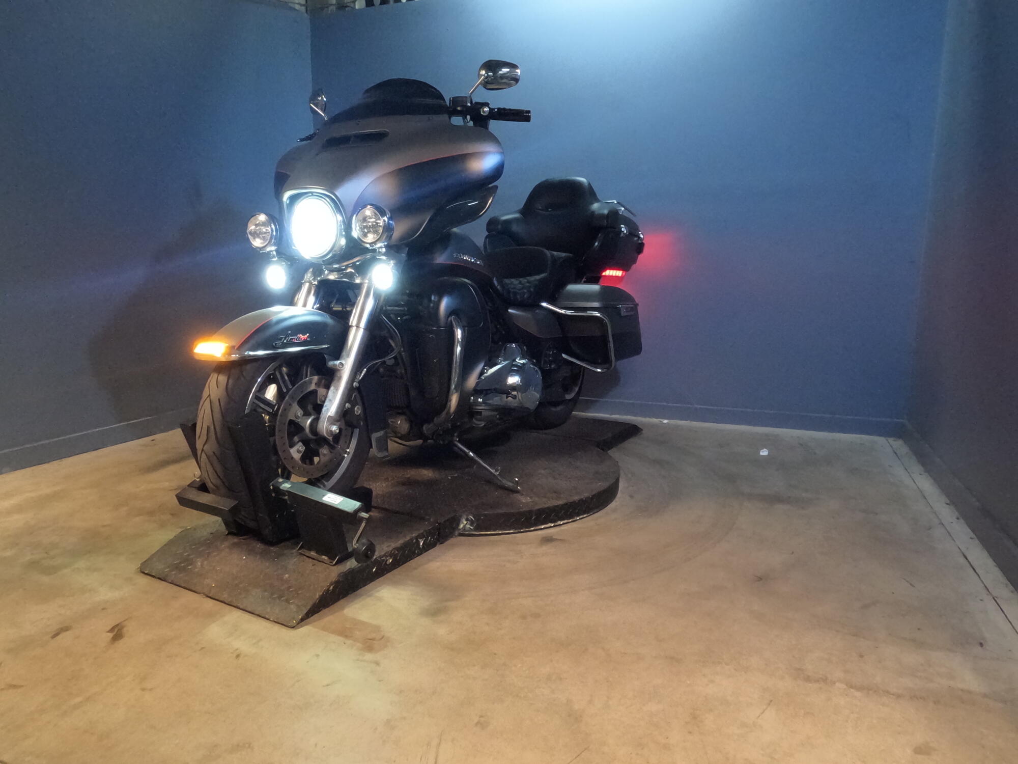 2019 Harley-Davidson® Ultra Limited FLHTK, photo 12
