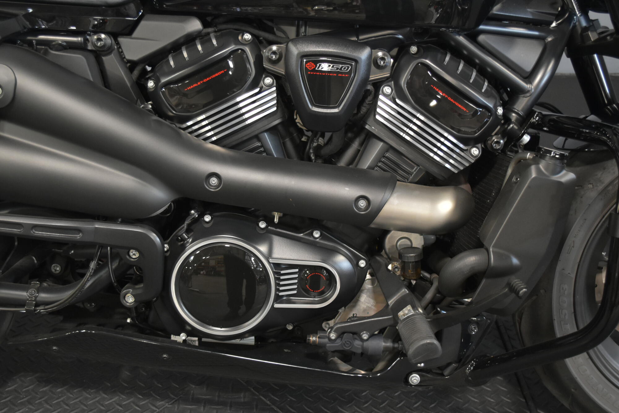 2026 Harley-Davidson® Sportster® S Vivid Black Black Trim, photo 9