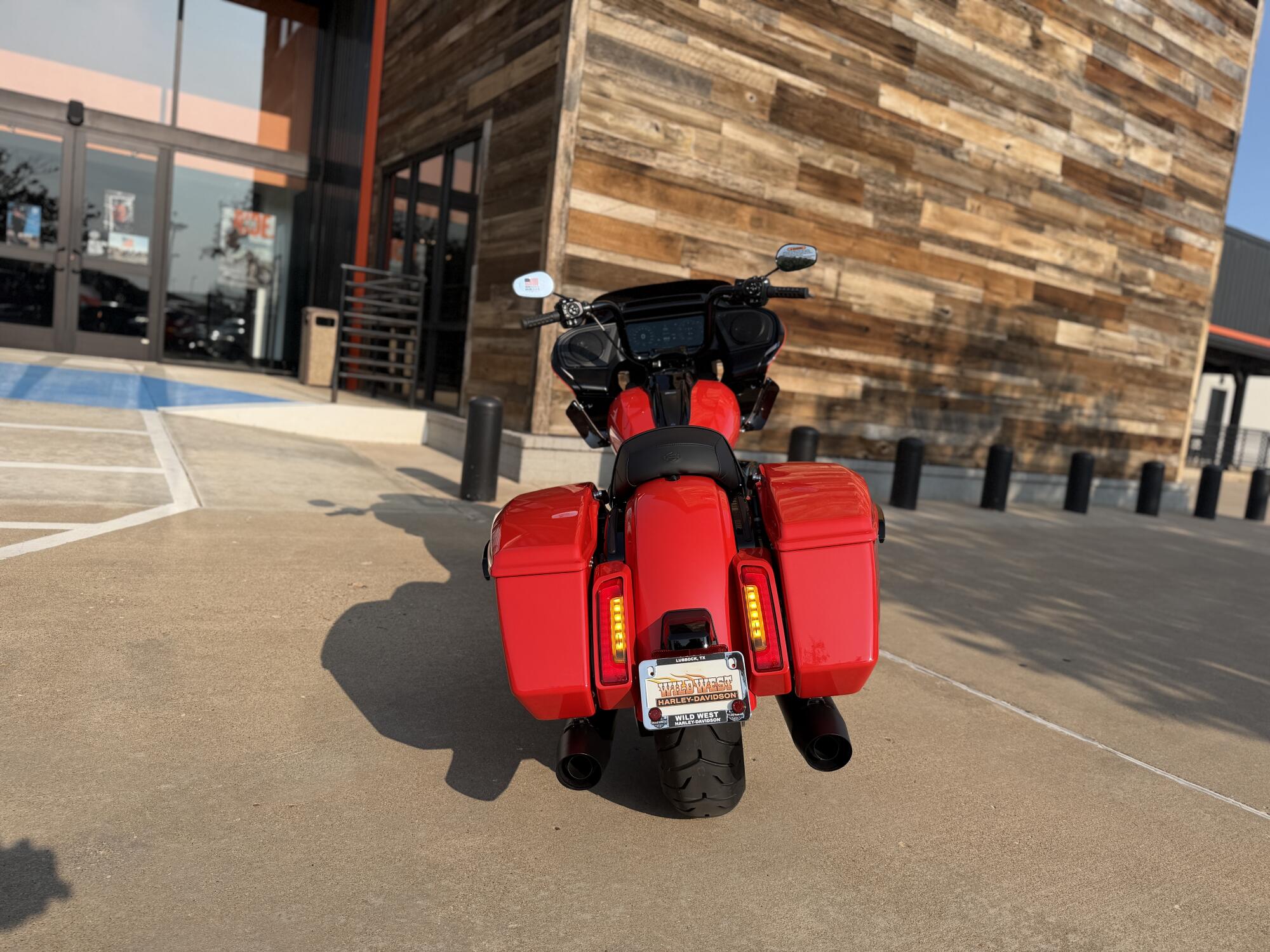 2026 Harley-Davidson® Road Glide® Blood Orange Black Trim, photo 7