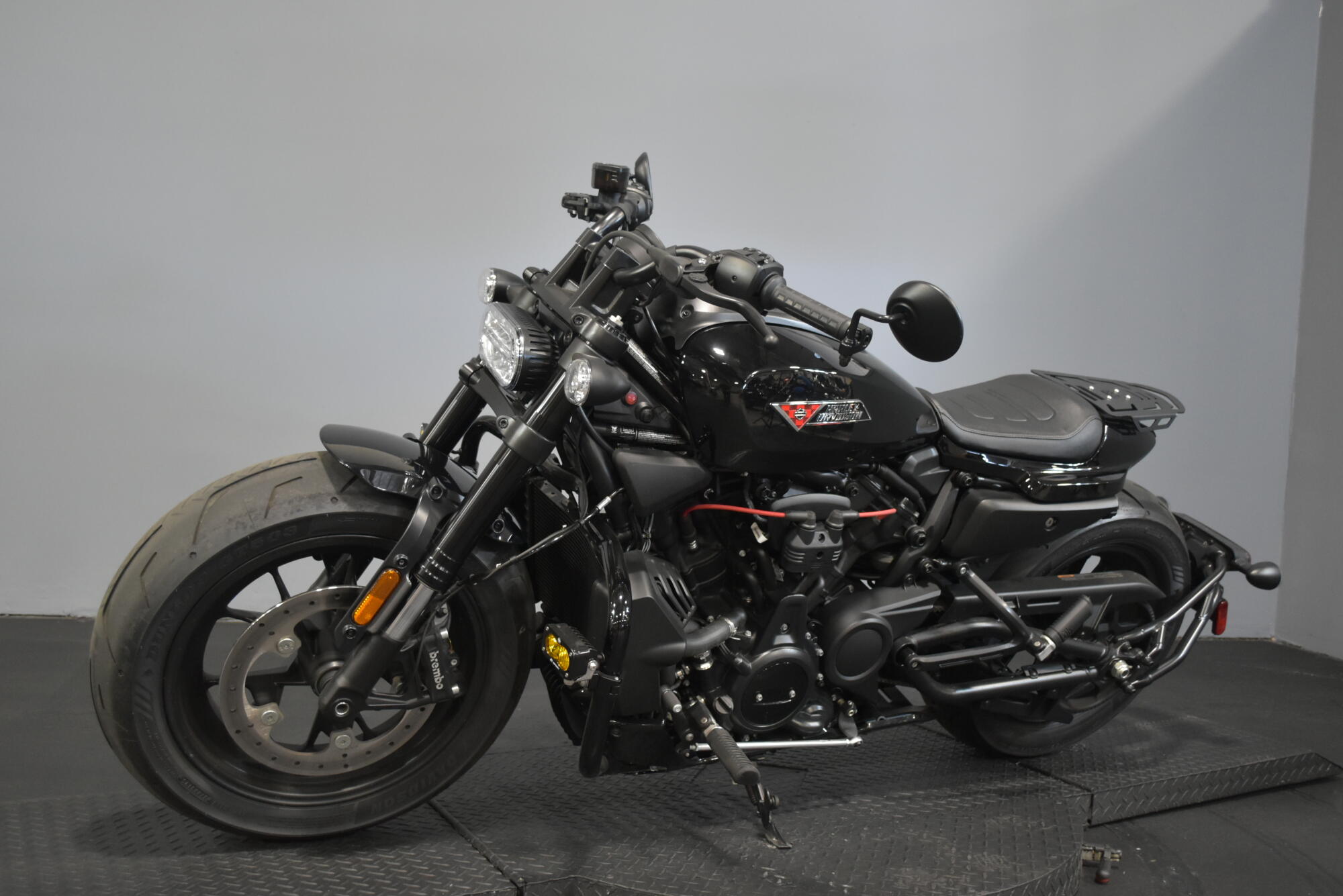 2026 Harley-Davidson® Sportster® S Vivid Black Black Trim, photo 4