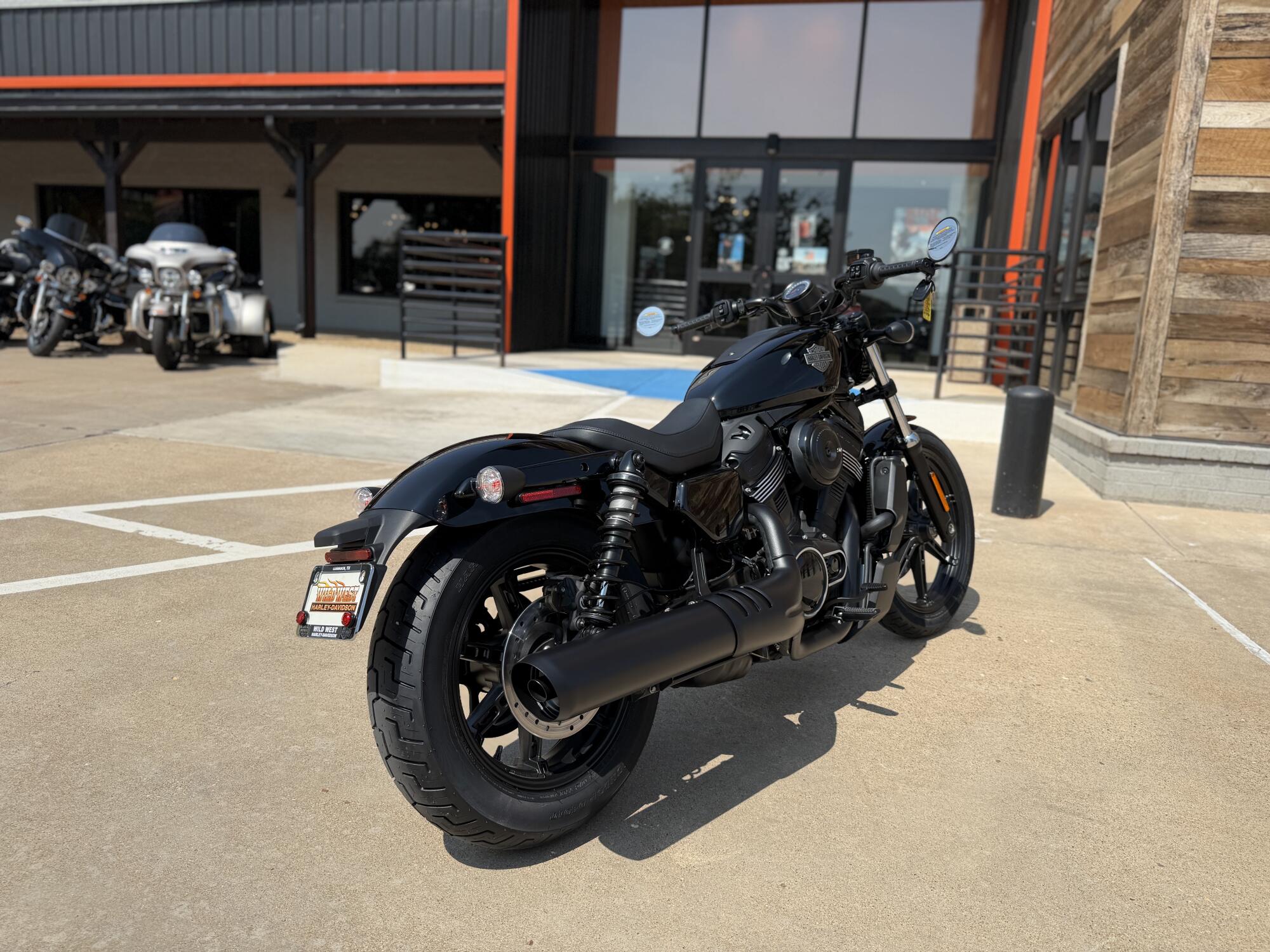2026 Harley-Davidson® Nightster® Vivid Black Black Trim, photo 8