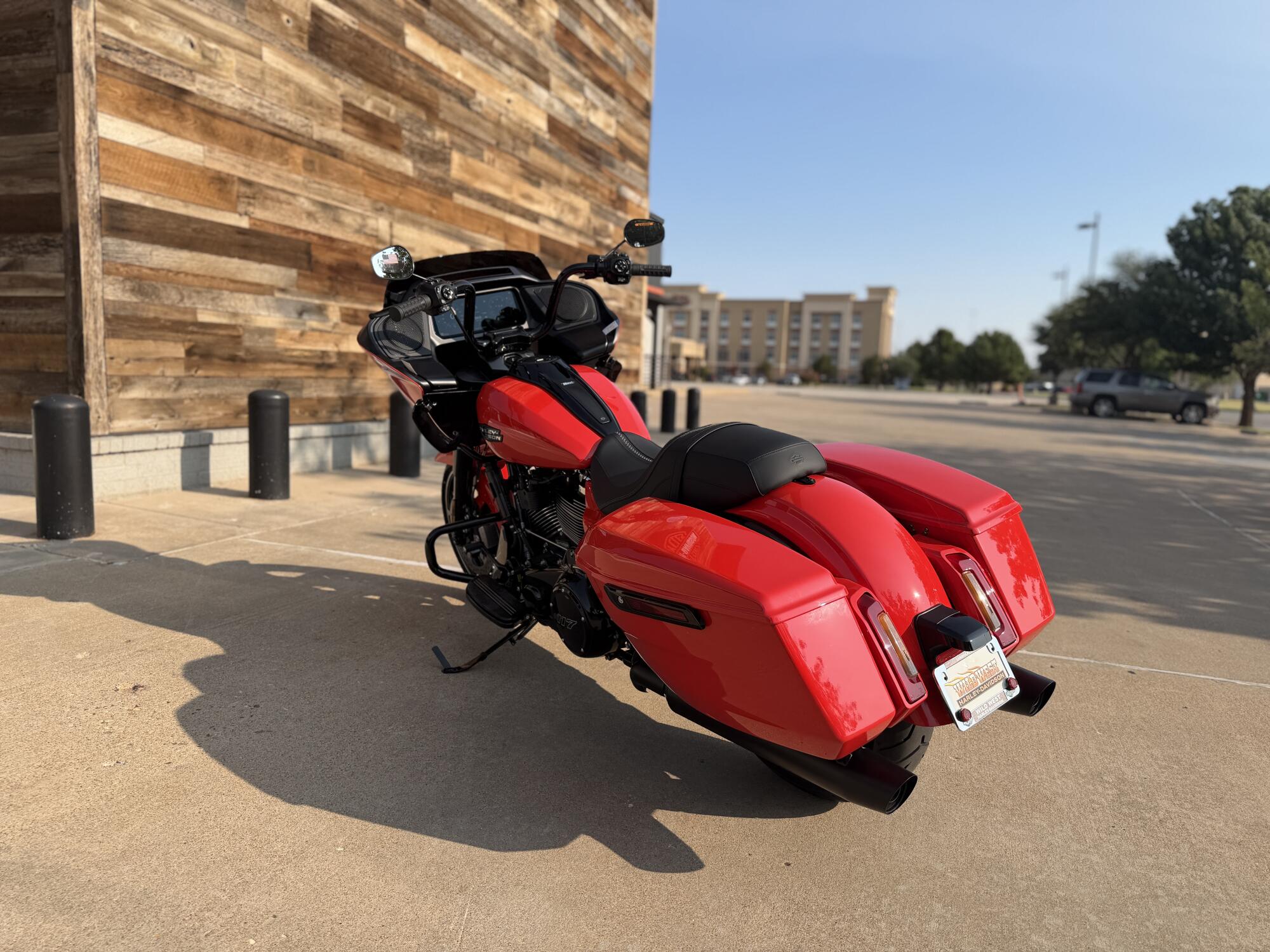 2026 Harley-Davidson® Road Glide® Blood Orange Black Trim, photo 6