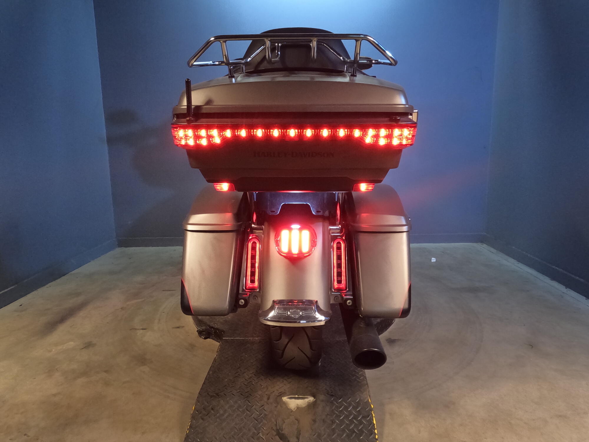 2019 Harley-Davidson® Ultra Limited FLHTK, photo 11