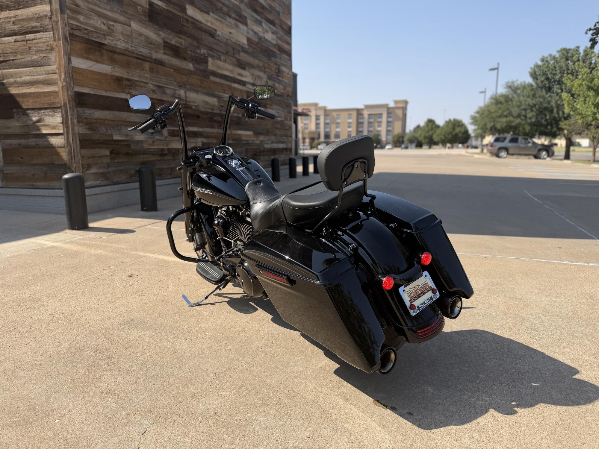 2018 Harley-Davidson® Road King® Special Vivid Black, photo 6